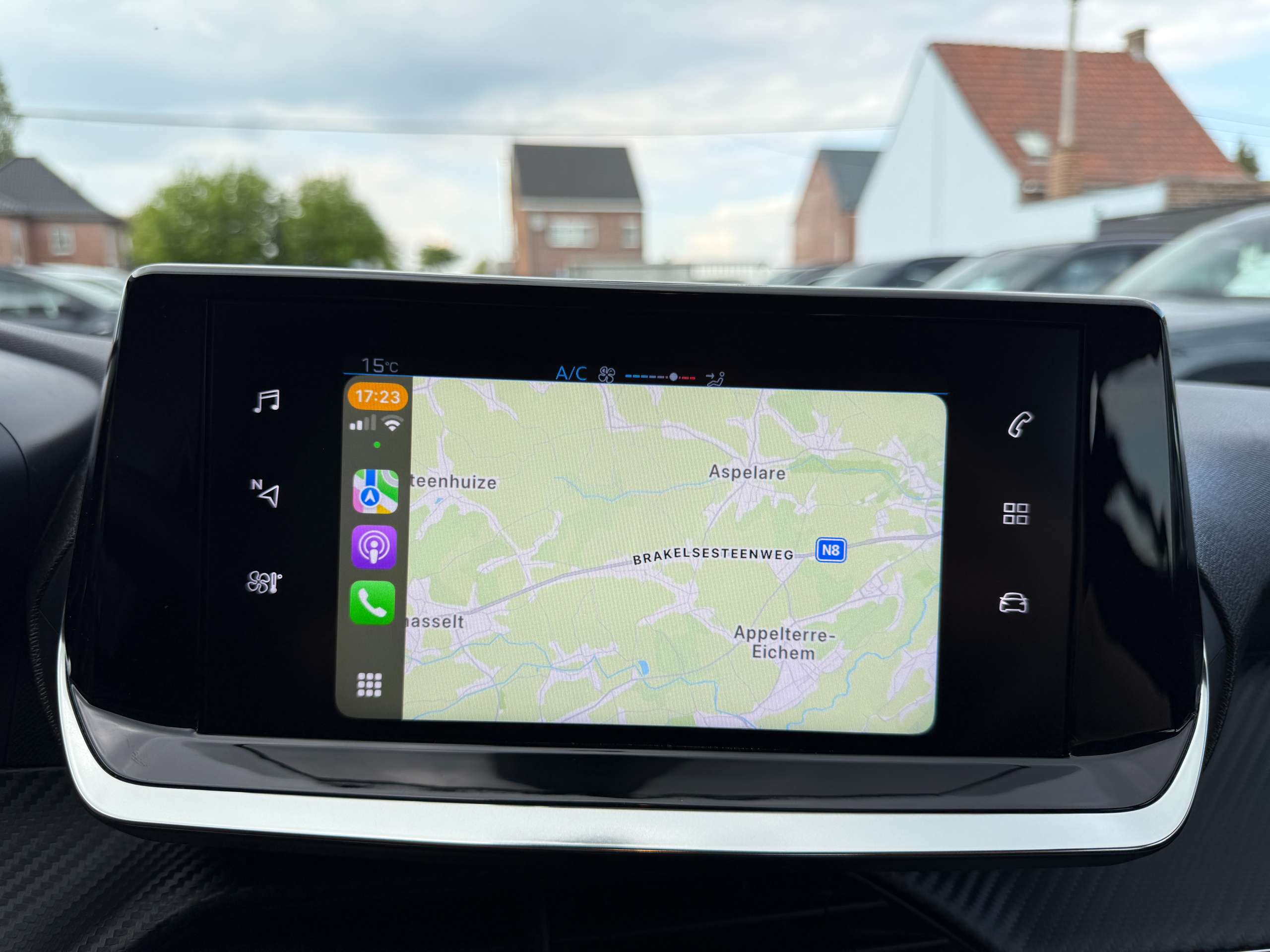 1dfe5d1e-da5f-4c01-880e-4c1ad8336c2725-peugeot-208-1-2i-full-led-navigatie-carplay-alu-bluetooth-pdc.jpg