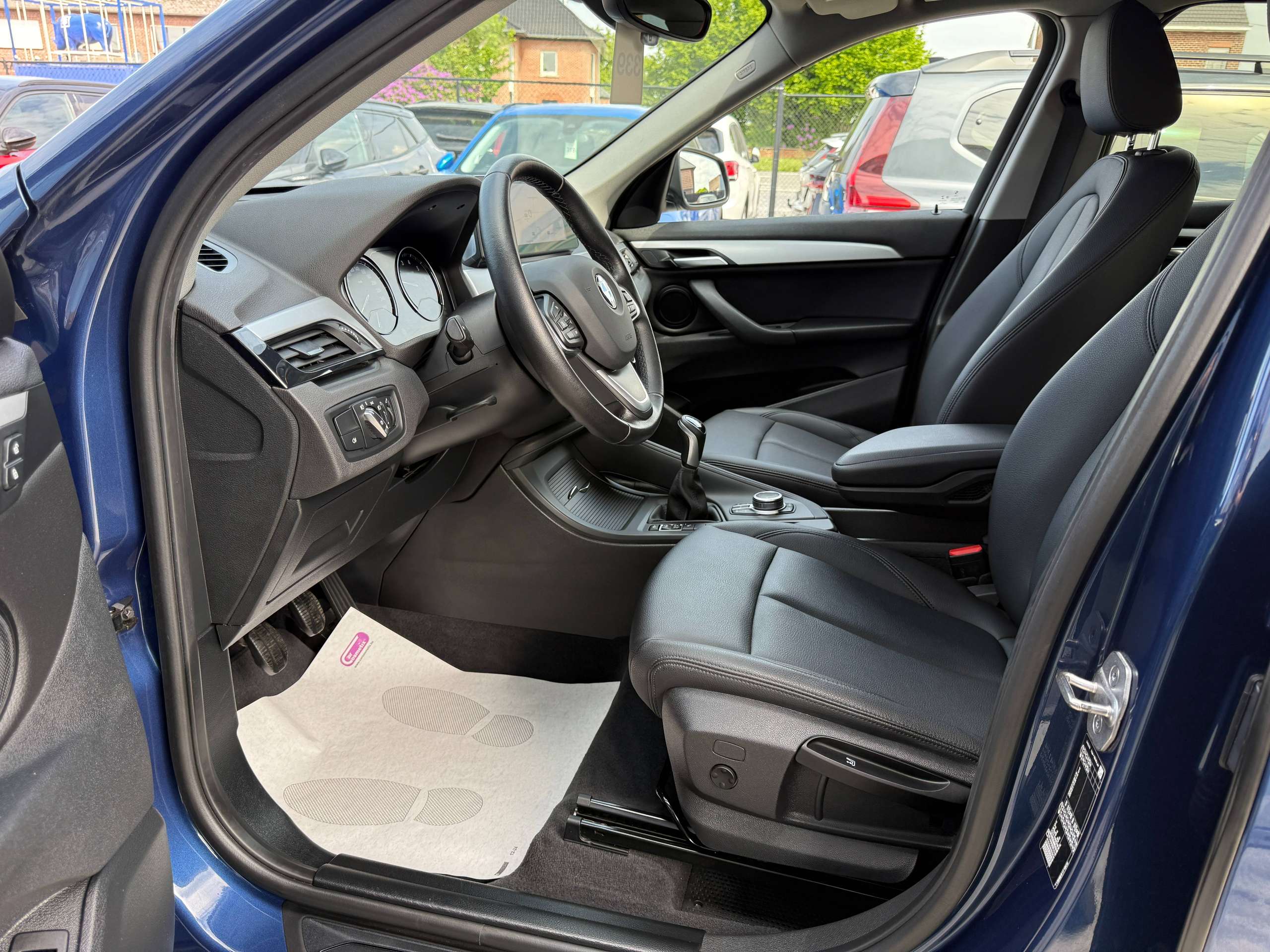 2115222e-3753-426c-b788-438dcb2ab83711-bmw-x1-1-5i-navigatie-leder-camera-head-up-zetelverwarming.jpg