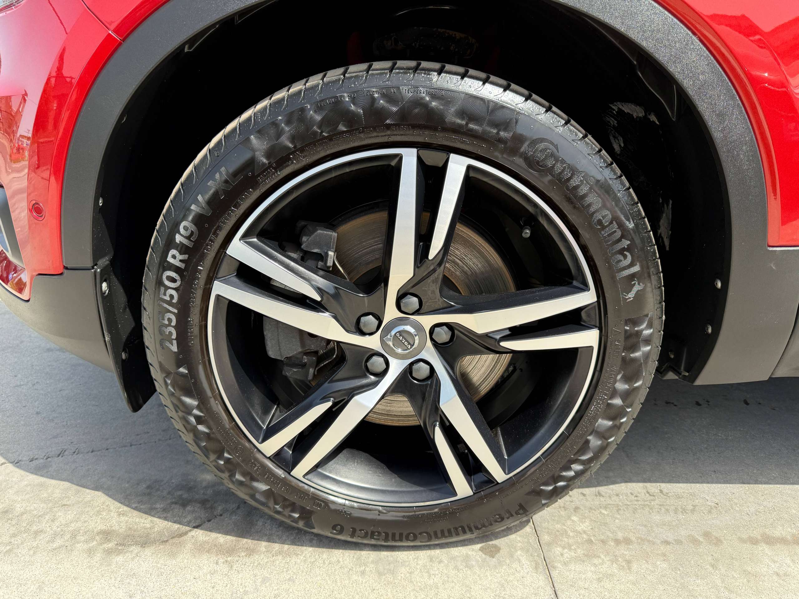 26fdc614-43e4-495b-b5fe-ee216efbca9c11-volvo-xc40-1-5-t4-r-design-hybride-360-camera-lane-assist-carplay-dab-leder.jpg