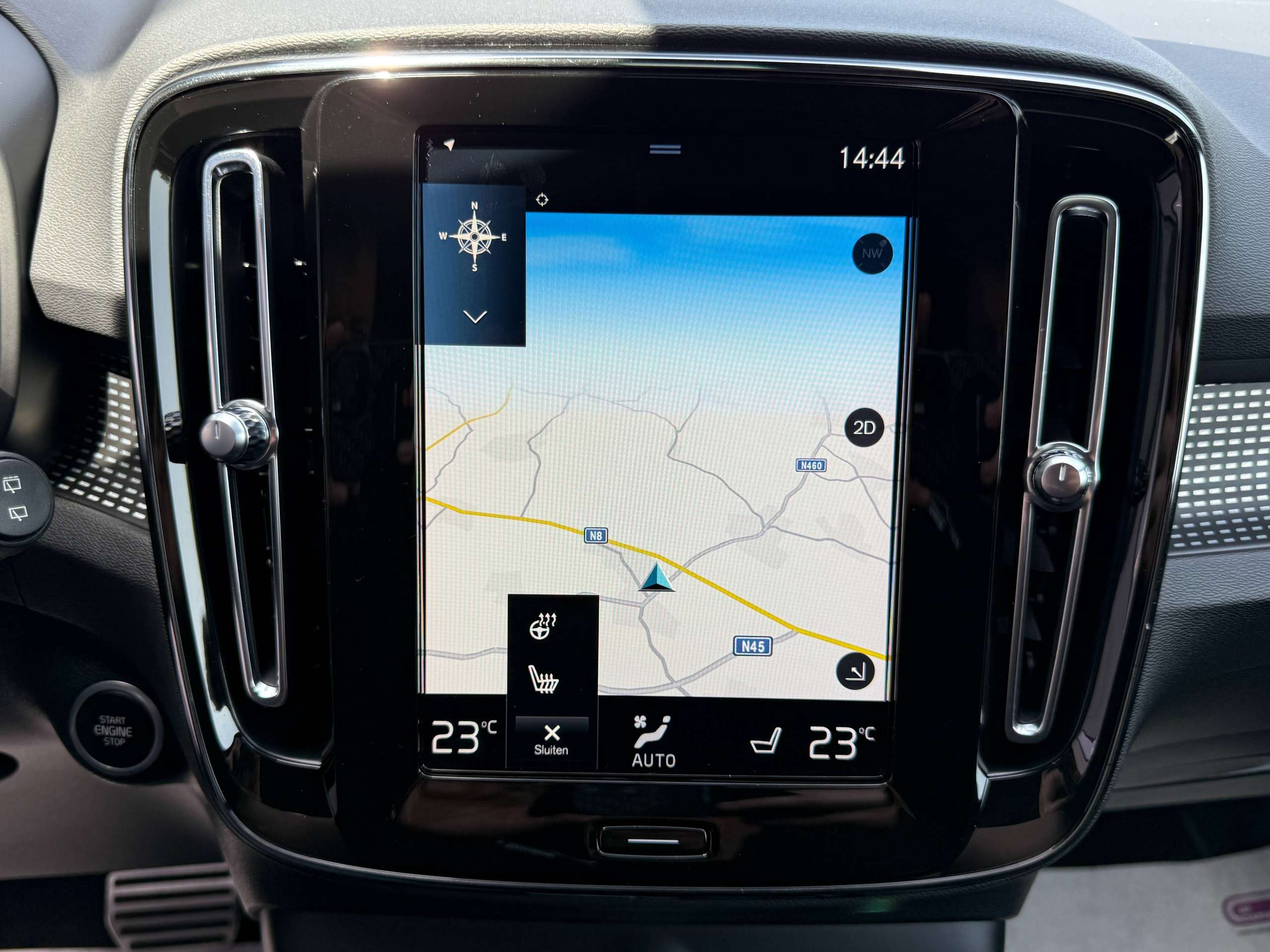 26fdc614-43e4-495b-b5fe-ee216efbca9c21-volvo-xc40-1-5-t4-r-design-hybride-360-camera-lane-assist-carplay-dab-leder.jpg