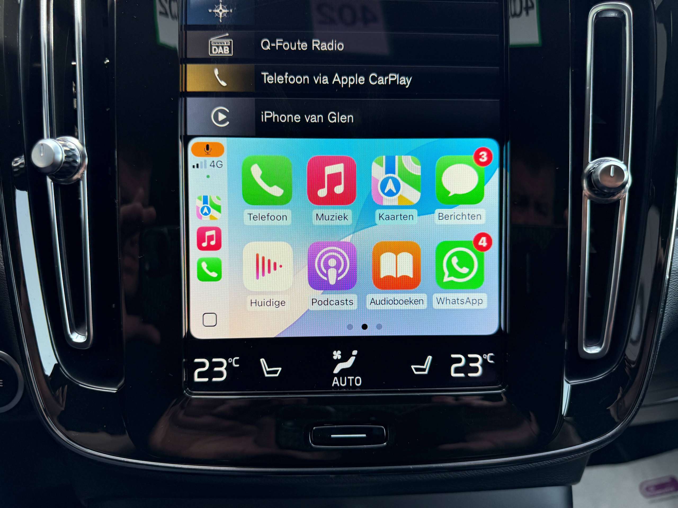26fdc614-43e4-495b-b5fe-ee216efbca9c27-volvo-xc40-1-5-t4-r-design-hybride-360-camera-lane-assist-carplay-dab-leder.jpg