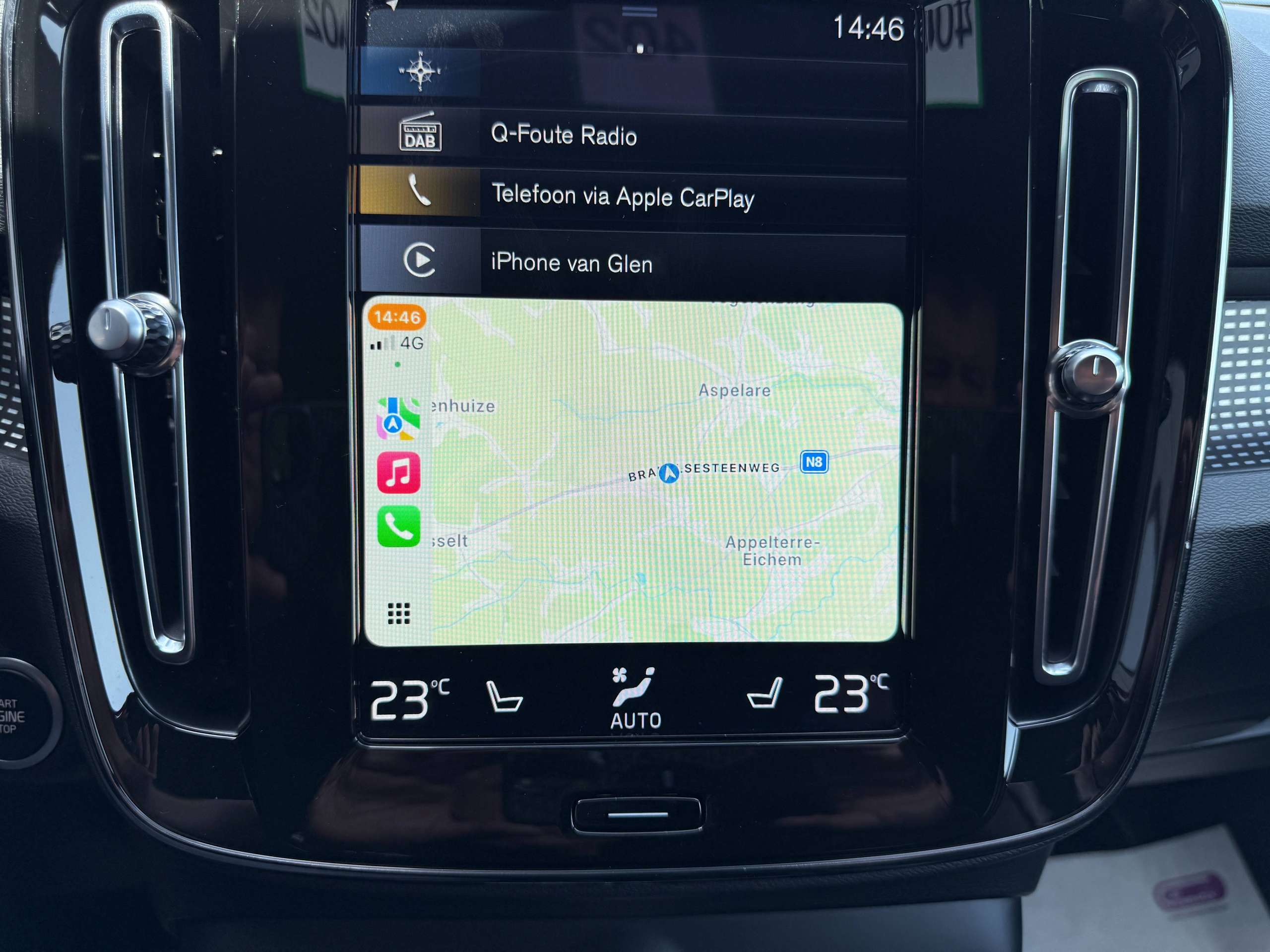 26fdc614-43e4-495b-b5fe-ee216efbca9c28-volvo-xc40-1-5-t4-r-design-hybride-360-camera-lane-assist-carplay-dab-leder.jpg