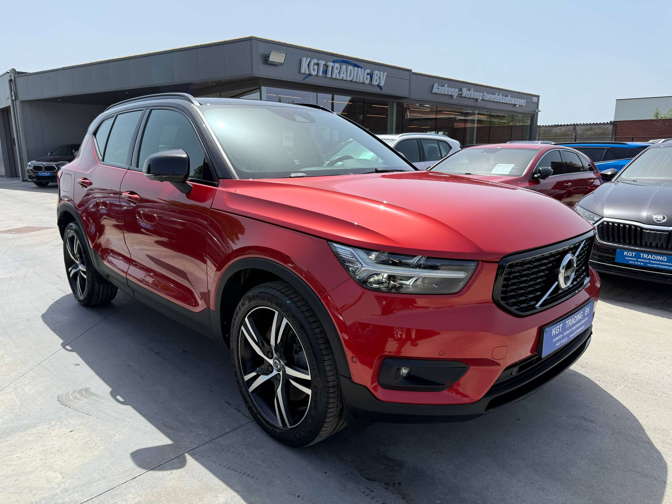 26fdc614-43e4-495b-b5fe-ee216efbca9c3-volvo-xc40-1-5-t4-r-design-hybride-360-camera-lane-assist-carplay-dab-leder.jpg