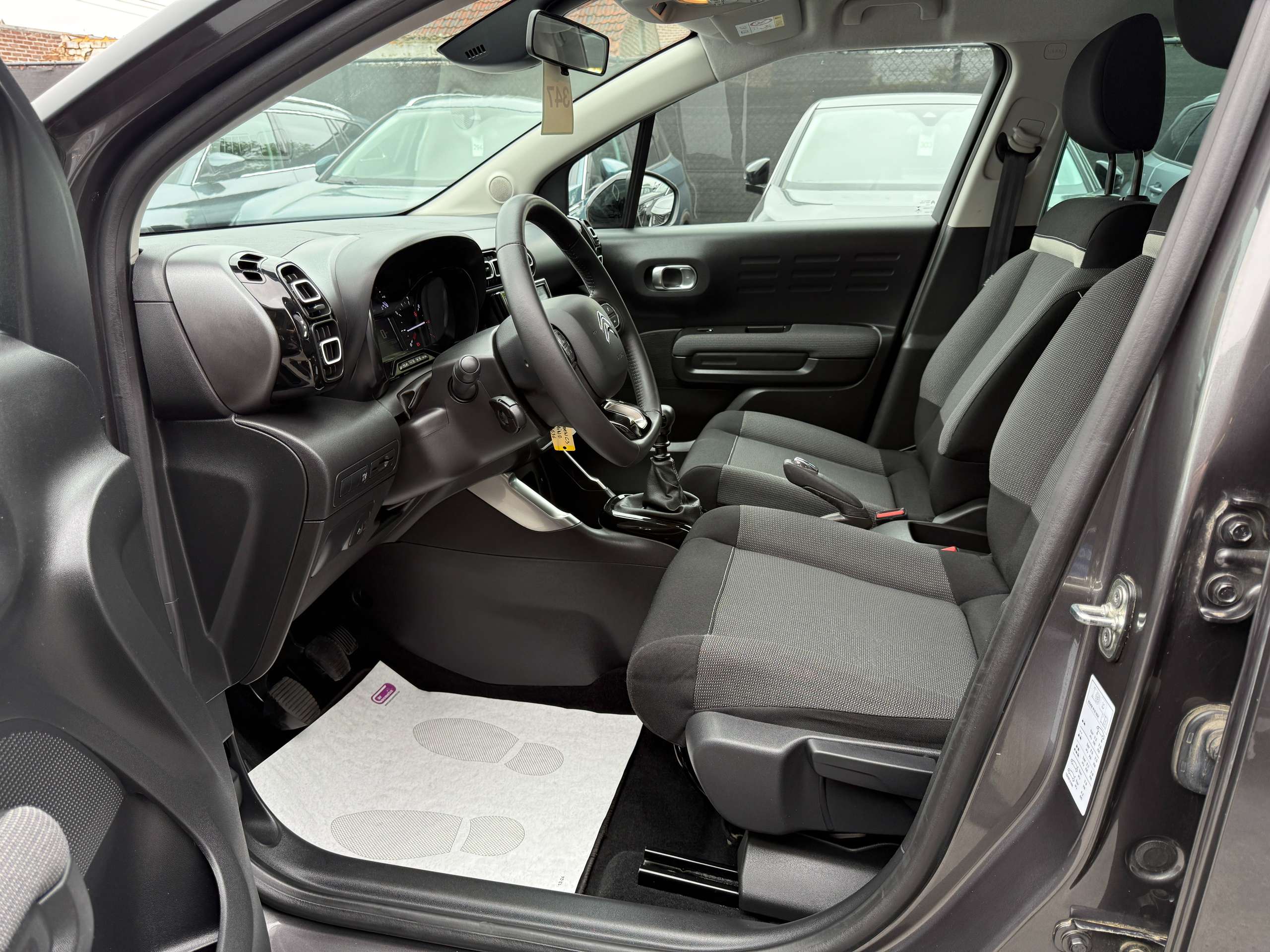 2e0630f2-e737-437f-9181-db7269a7335f11-citroen-c3-aircross-1-2i-110pk-facelift-full-led-navigatie-camera-carplay-pdc.jpg