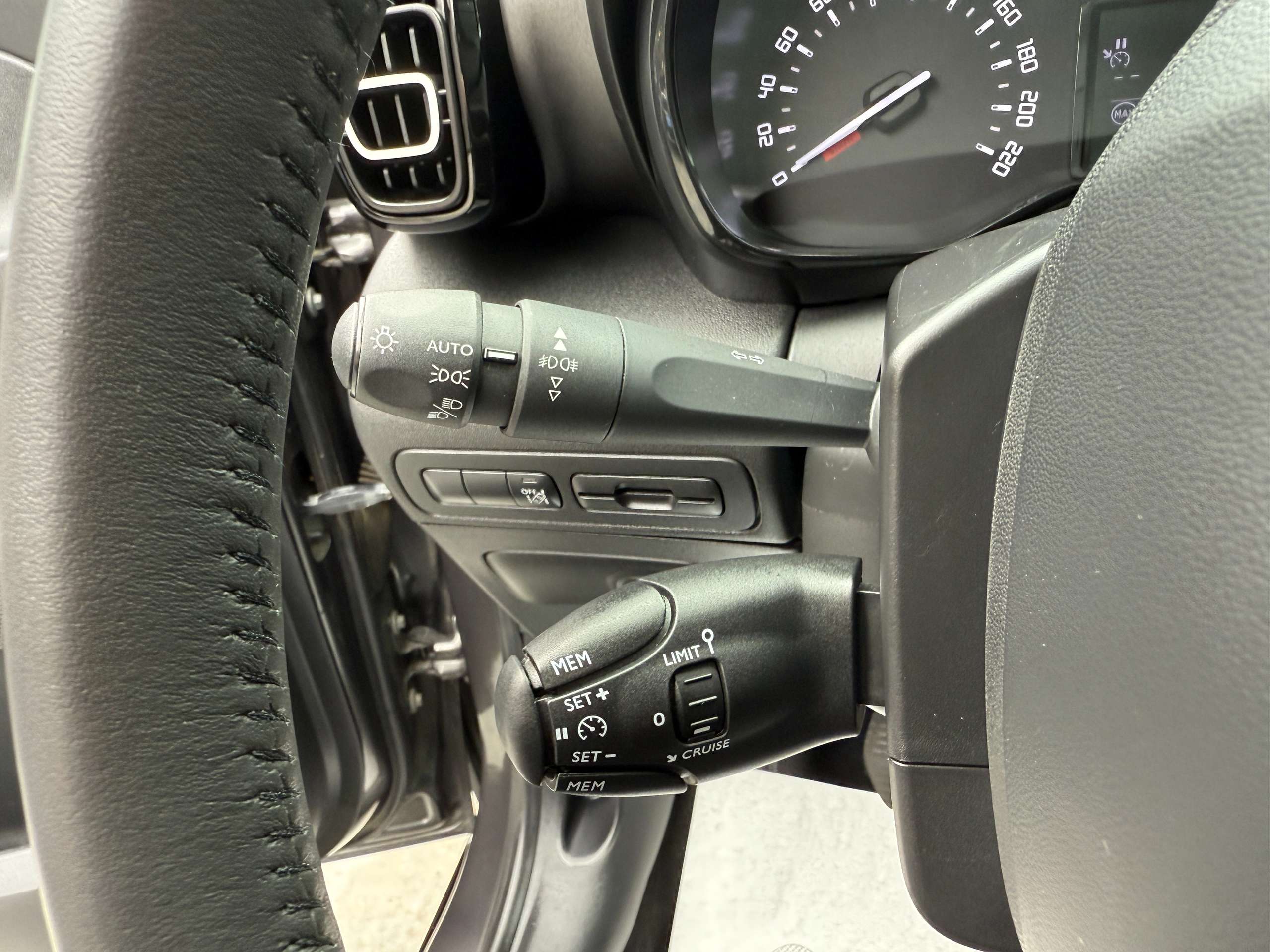 2e0630f2-e737-437f-9181-db7269a7335f16-citroen-c3-aircross-1-2i-110pk-facelift-full-led-navigatie-camera-carplay-pdc.jpg