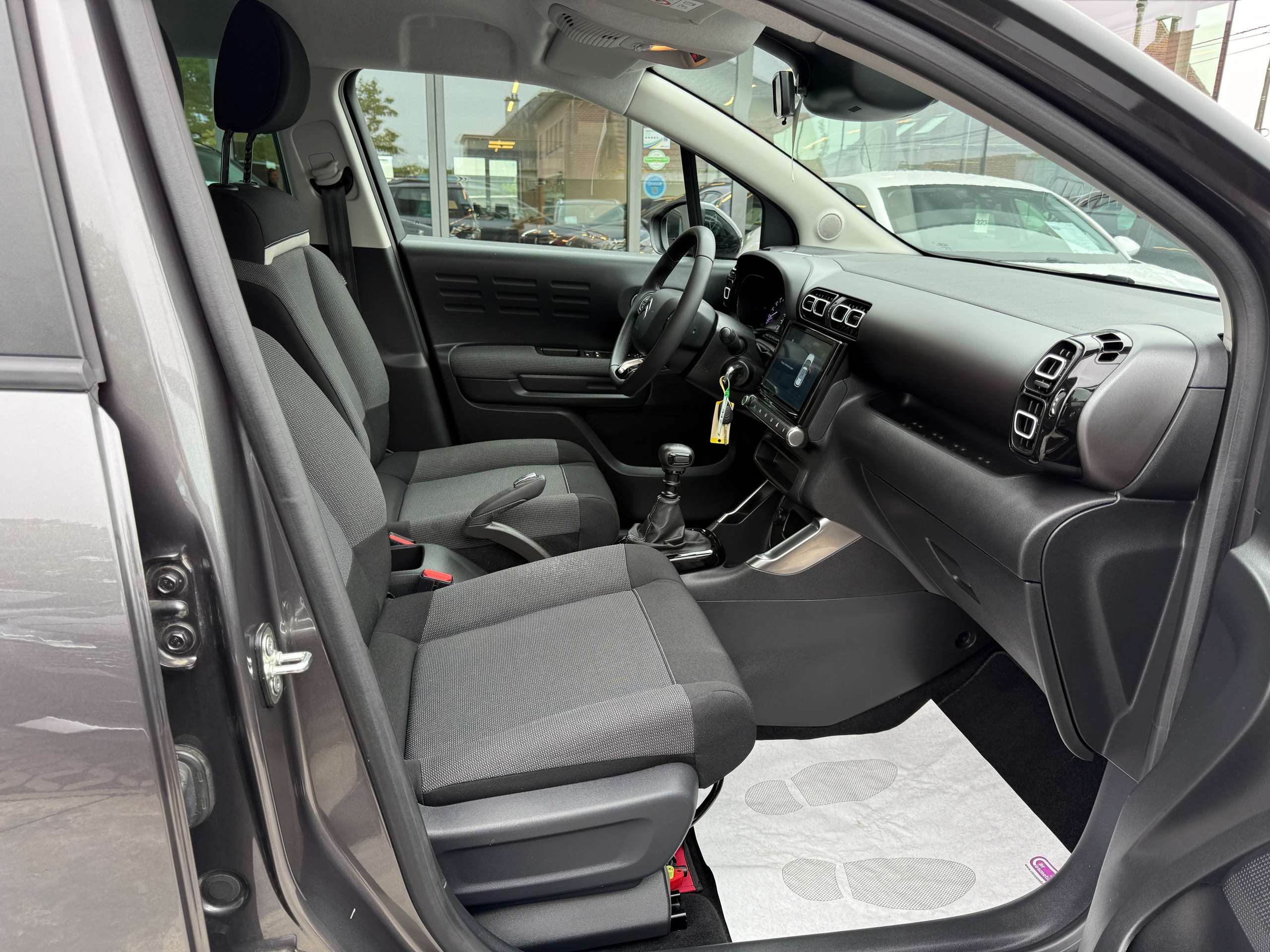 2e0630f2-e737-437f-9181-db7269a7335f25-citroen-c3-aircross-1-2i-110pk-facelift-full-led-navigatie-camera-carplay-pdc.jpg