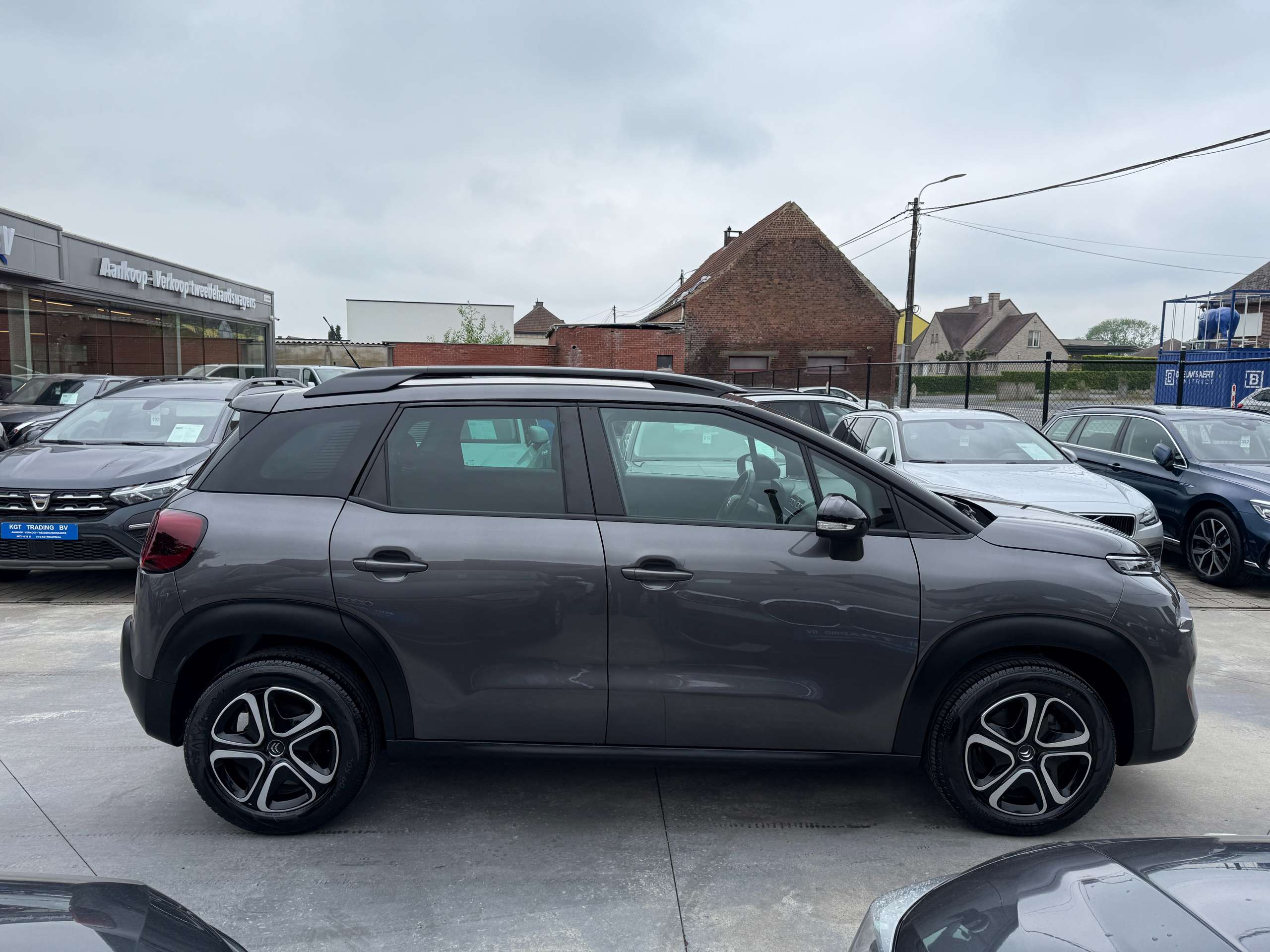 2e0630f2-e737-437f-9181-db7269a7335f4-citroen-c3-aircross-1-2i-110pk-facelift-full-led-navigatie-camera-carplay-pdc.jpg