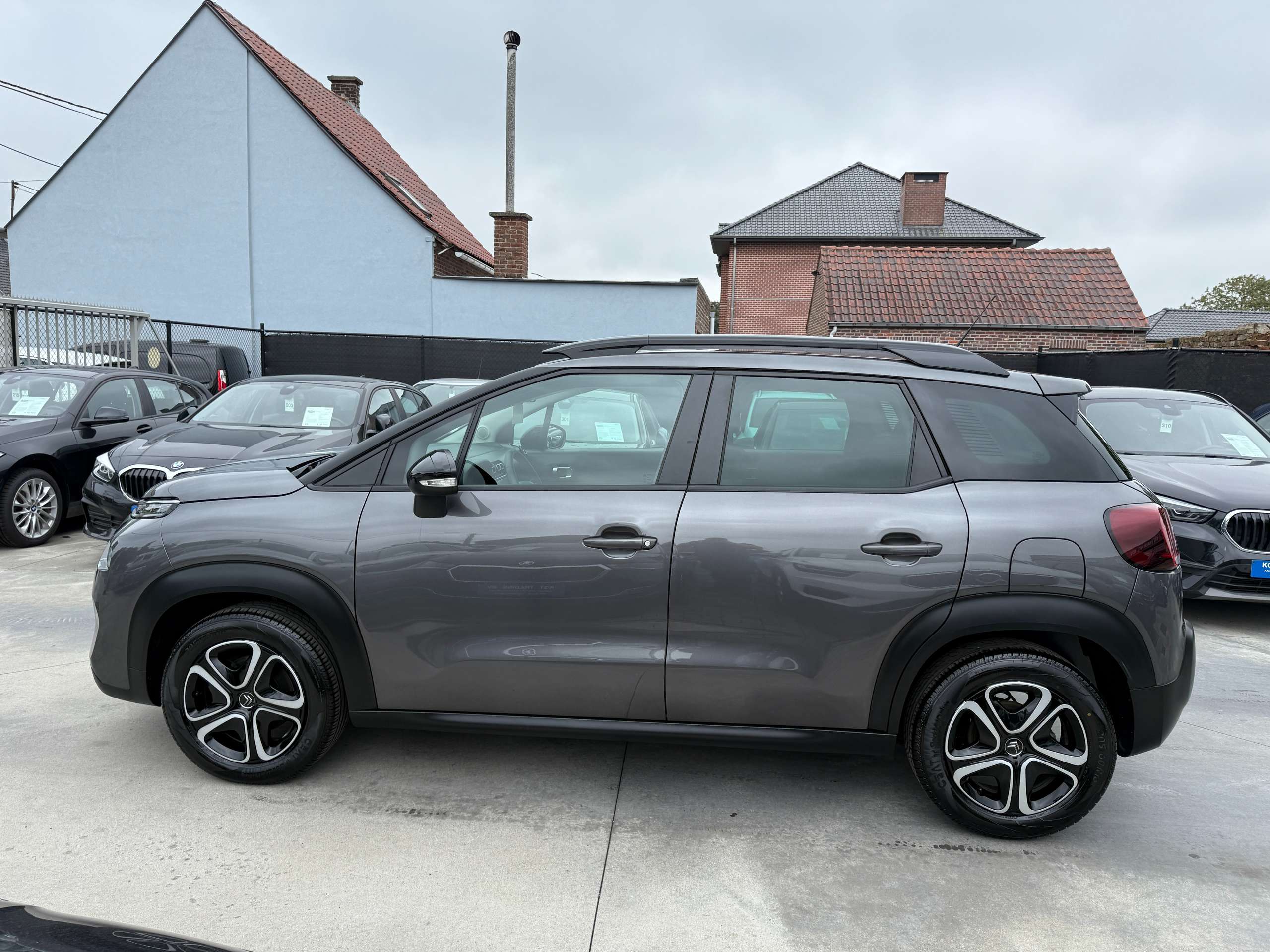 2e0630f2-e737-437f-9181-db7269a7335f8-citroen-c3-aircross-1-2i-110pk-facelift-full-led-navigatie-camera-carplay-pdc.jpg