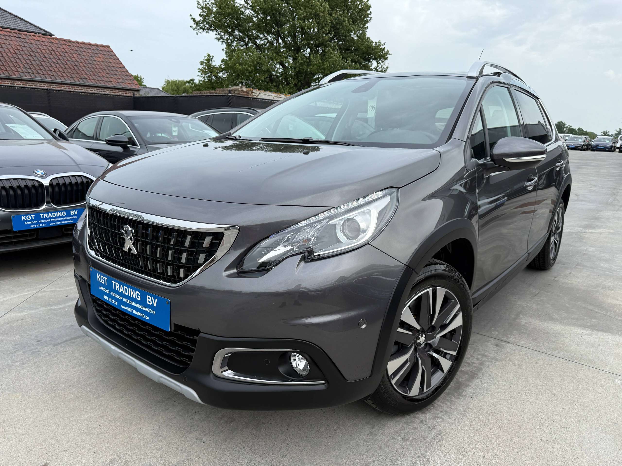 31200a23-f6b1-448b-9bd9-9a02b0b3865e1-peugeot-2008-1-2i-110pk-automaat-navigatie-leder-camera-pano-dak-carplay.jpg