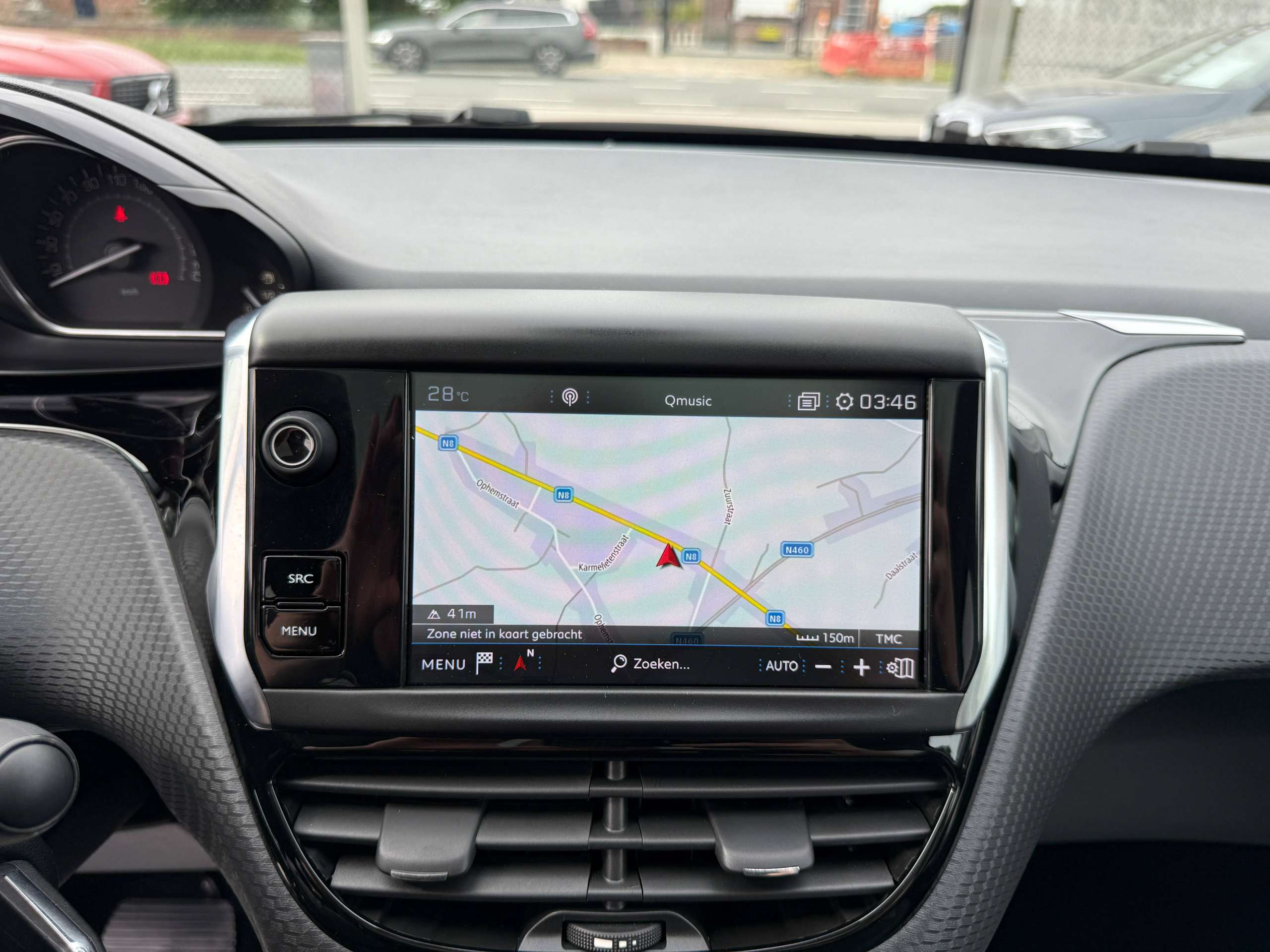 31200a23-f6b1-448b-9bd9-9a02b0b3865e18-peugeot-2008-1-2i-110pk-automaat-navigatie-leder-camera-pano-dak-carplay.jpg