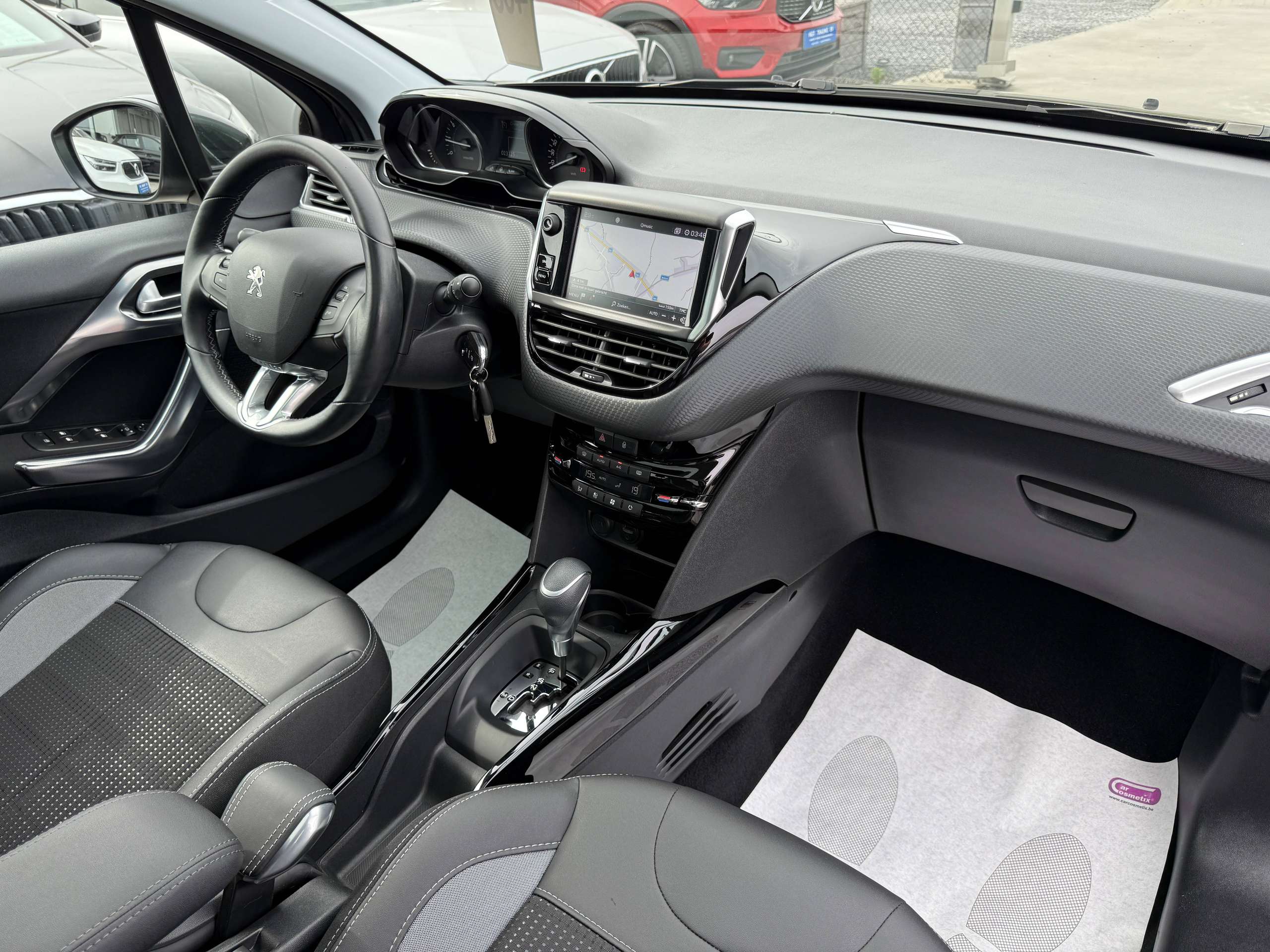 31200a23-f6b1-448b-9bd9-9a02b0b3865e27-peugeot-2008-1-2i-110pk-automaat-navigatie-leder-camera-pano-dak-carplay.jpg