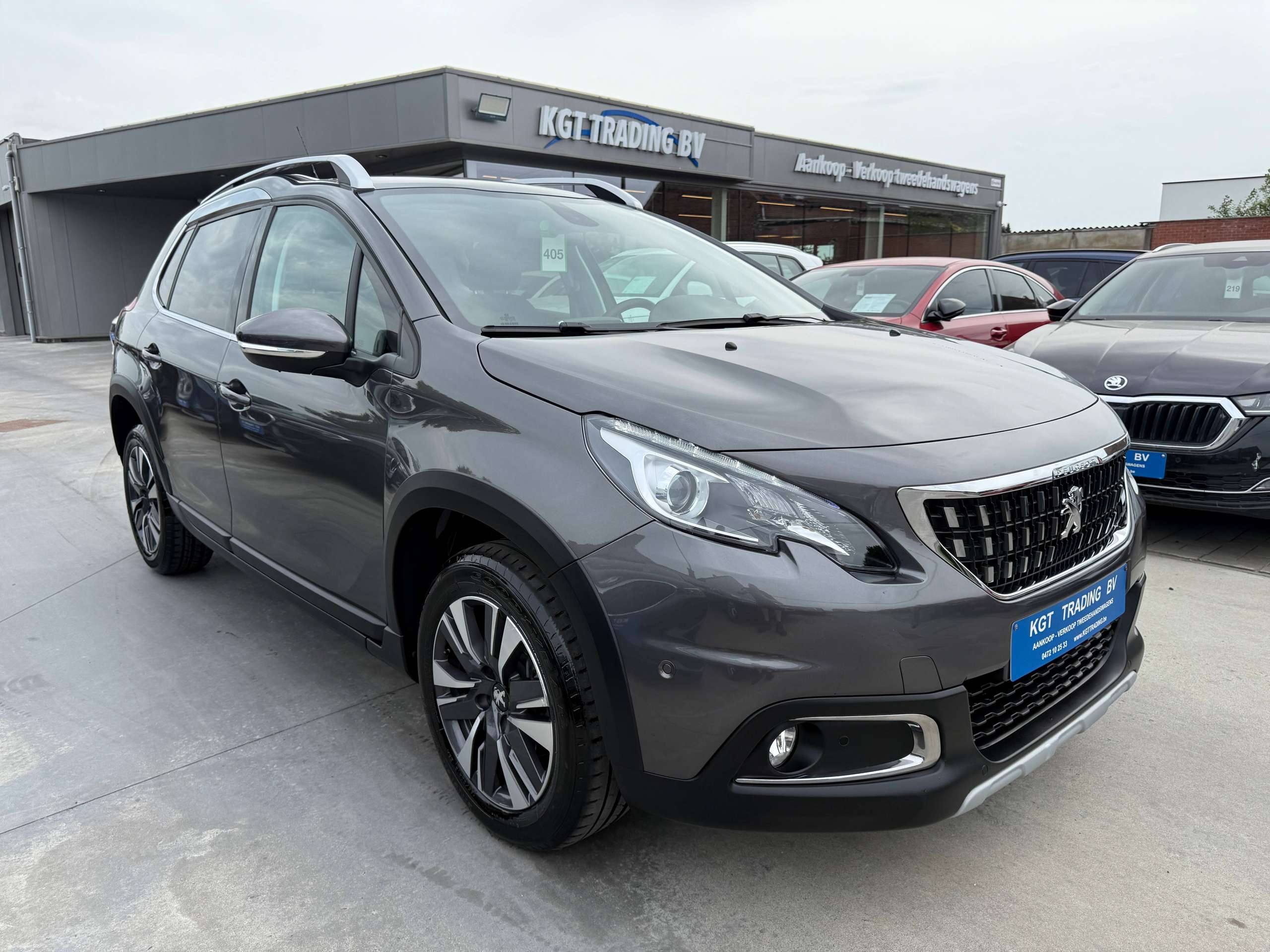 31200a23-f6b1-448b-9bd9-9a02b0b3865e3-peugeot-2008-1-2i-110pk-automaat-navigatie-leder-camera-pano-dak-carplay.jpg