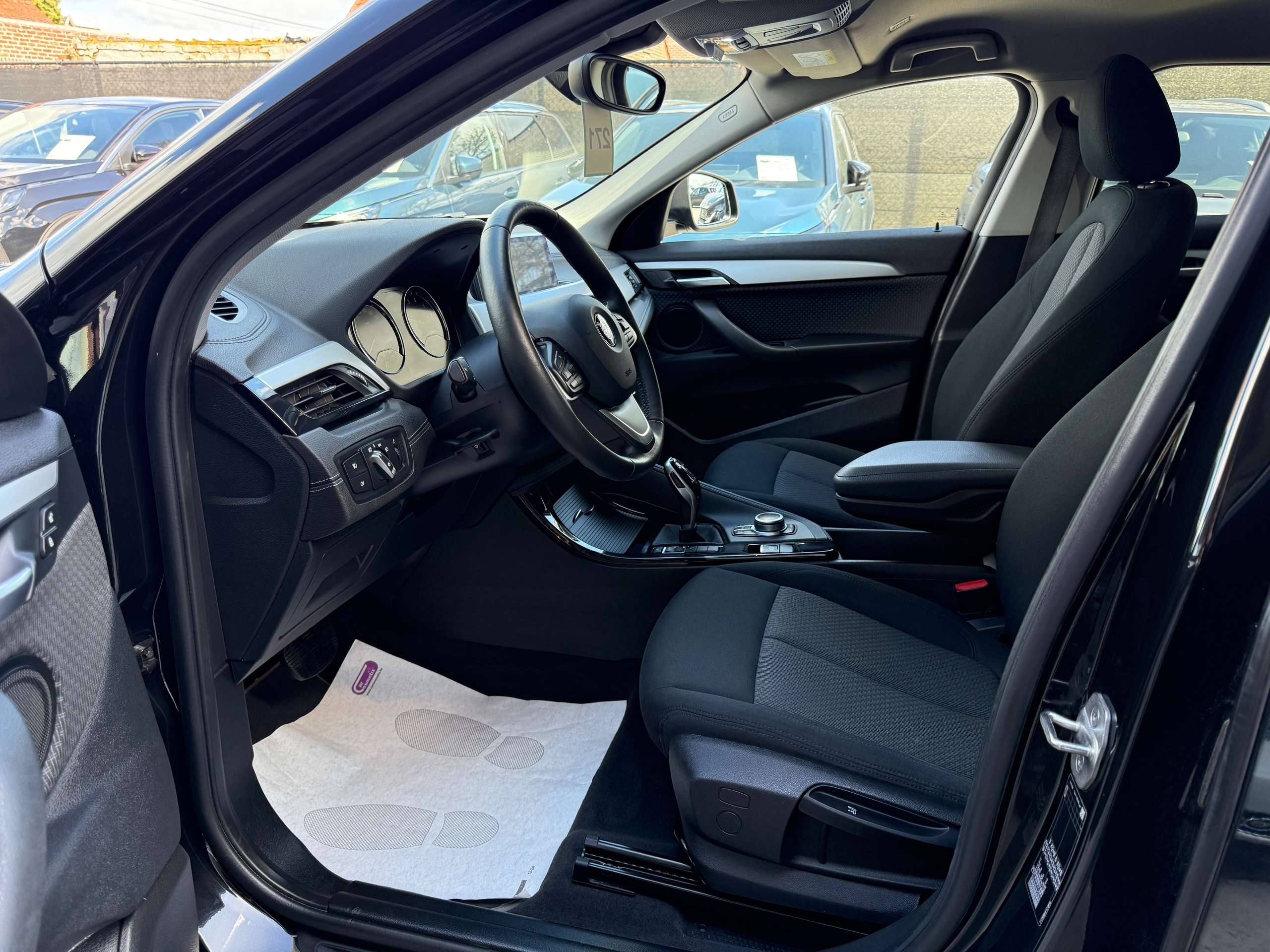3181bf87-0ca2-436d-8a25-f38ca0207c1b13-bmw-x2-1-5i-136pk-automaat-navigatie-zetelverwarming-pdc.jpg