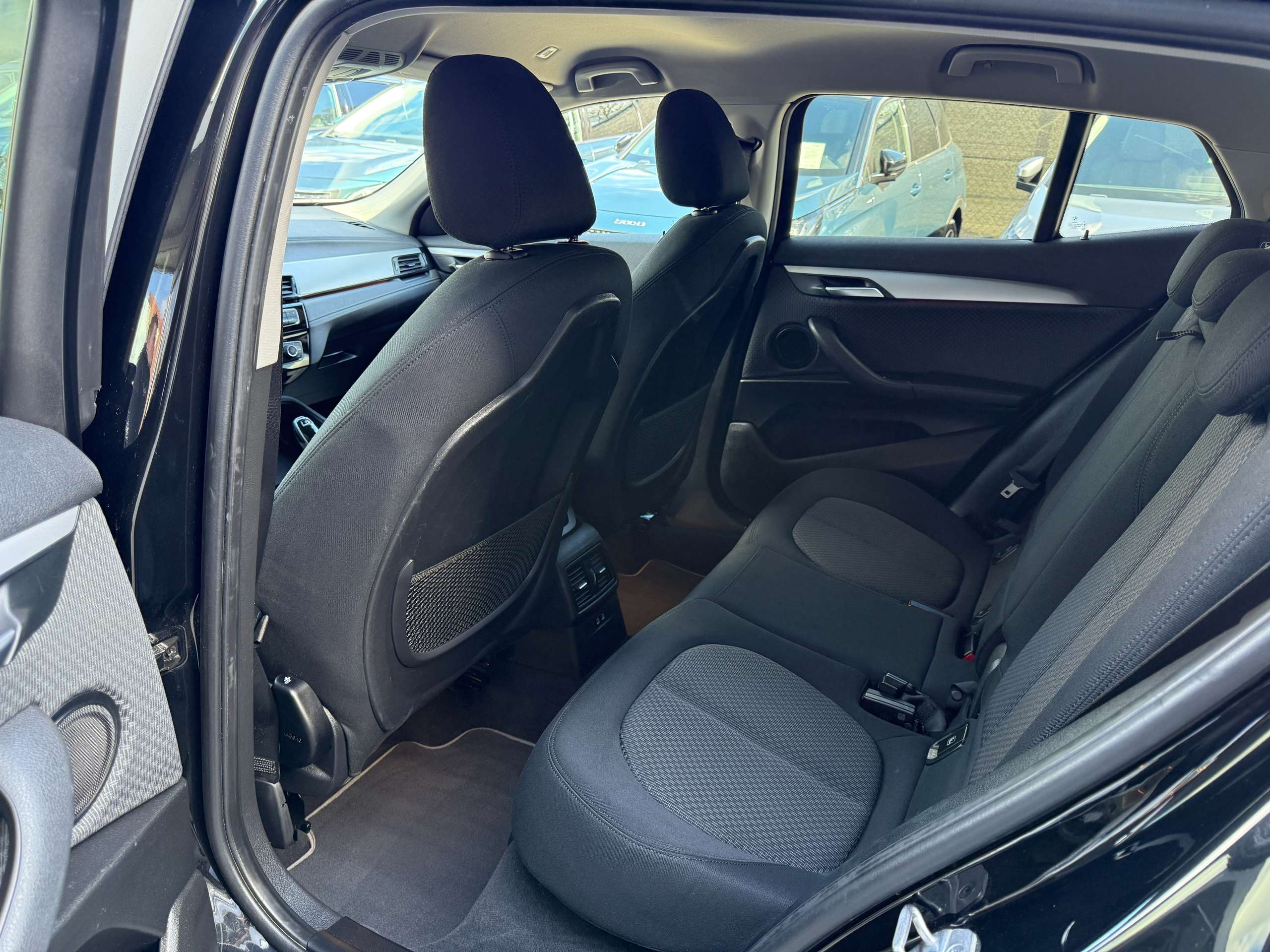 3181bf87-0ca2-436d-8a25-f38ca0207c1b15-bmw-x2-1-5i-136pk-automaat-navigatie-zetelverwarming-pdc.jpg