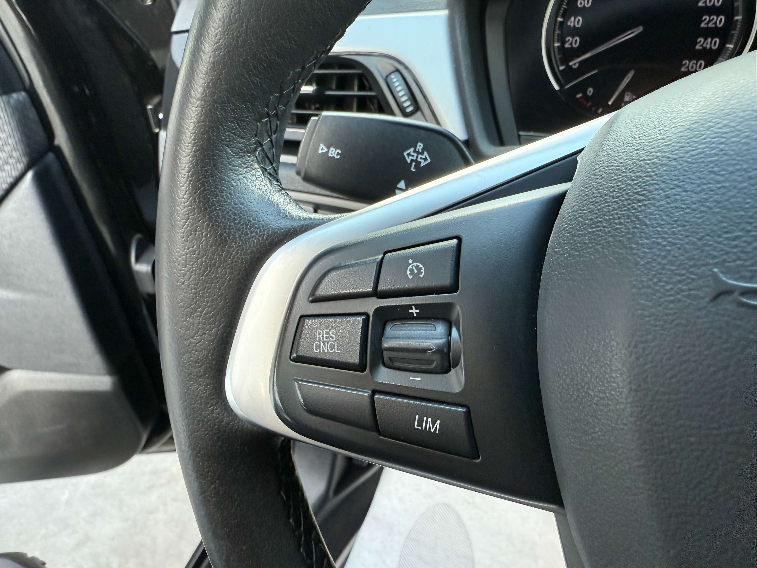 3181bf87-0ca2-436d-8a25-f38ca0207c1b20-bmw-x2-1-5i-136pk-automaat-navigatie-zetelverwarming-pdc.jpg