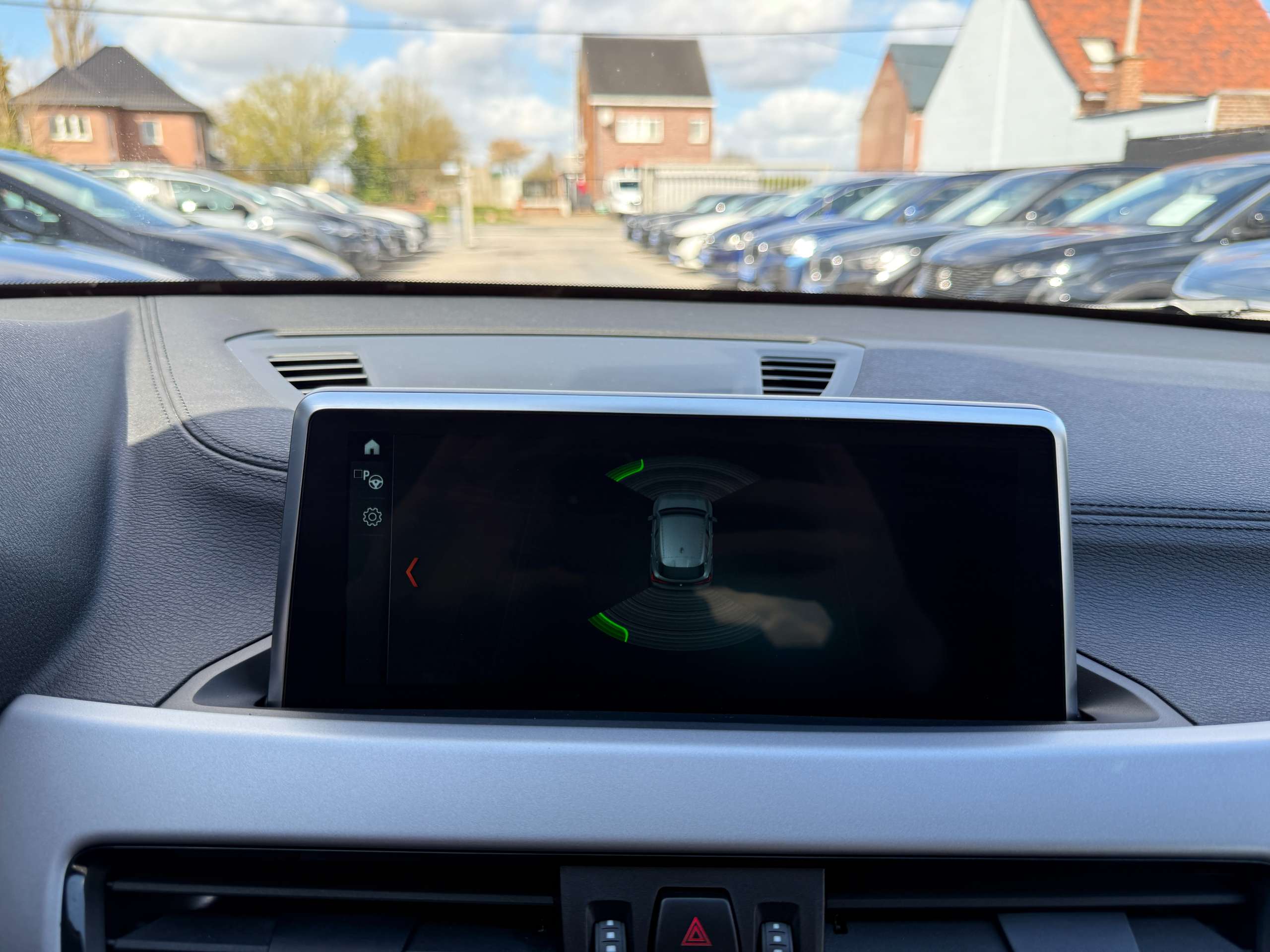 3181bf87-0ca2-436d-8a25-f38ca0207c1b23-bmw-x2-1-5i-136pk-automaat-navigatie-zetelverwarming-pdc.jpg