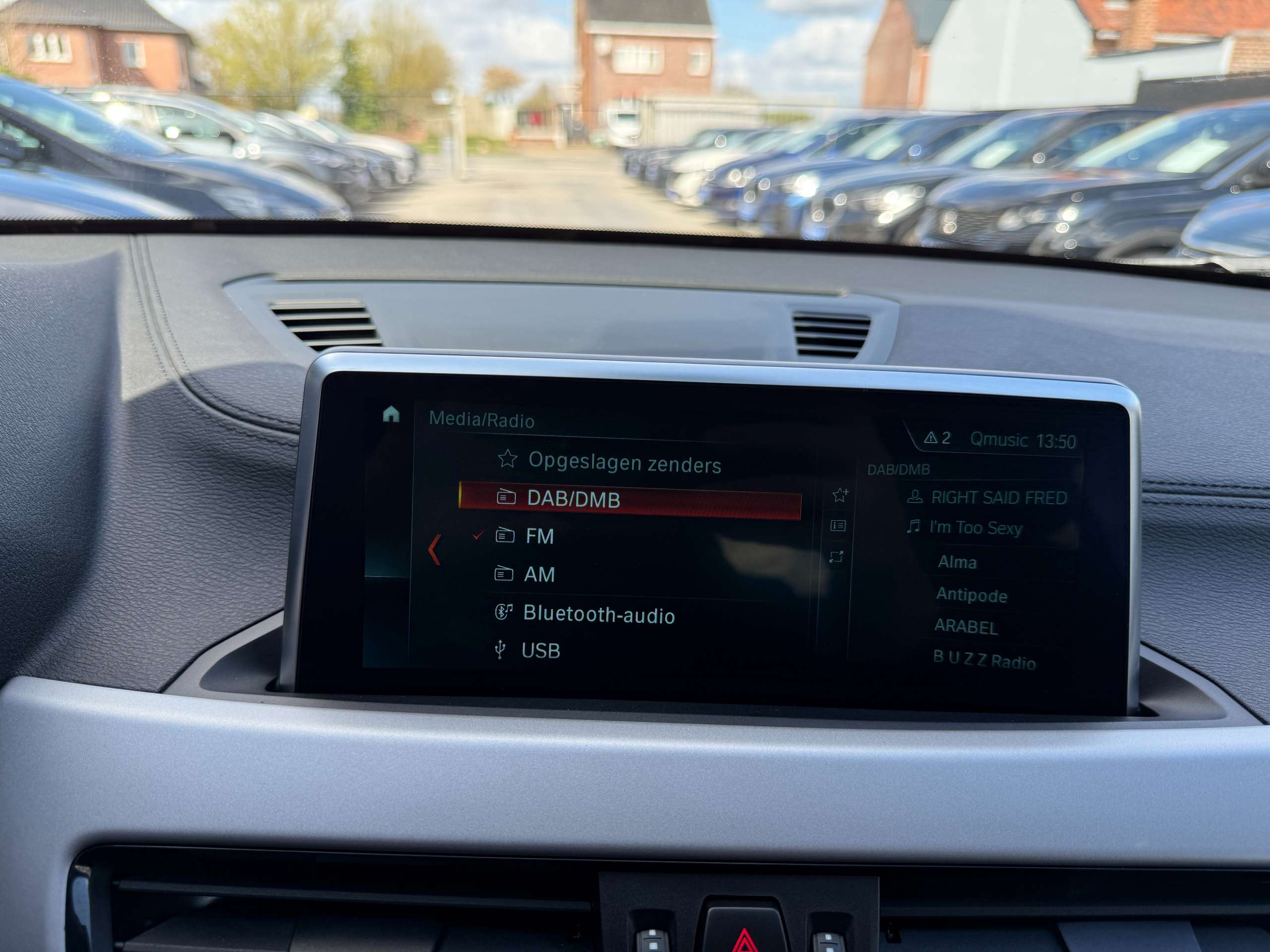 3181bf87-0ca2-436d-8a25-f38ca0207c1b26-bmw-x2-1-5i-136pk-automaat-navigatie-zetelverwarming-pdc.jpg