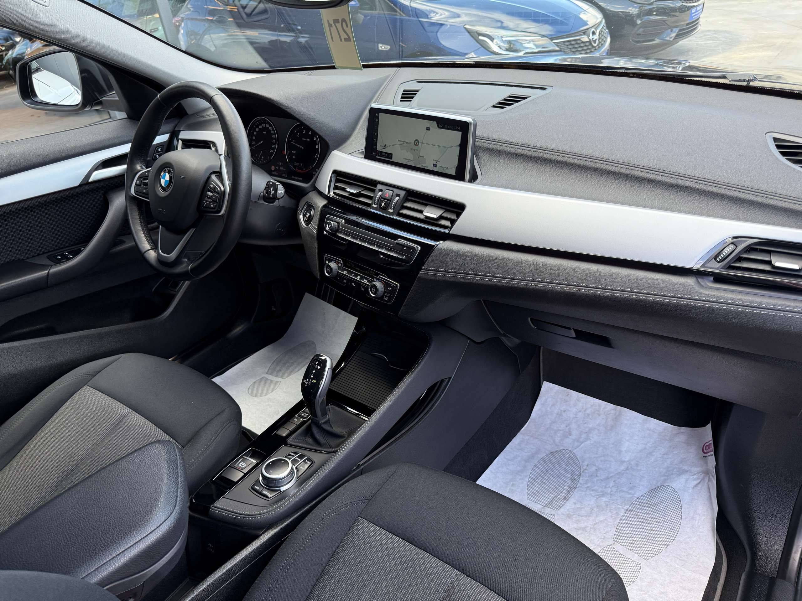 3181bf87-0ca2-436d-8a25-f38ca0207c1b28-bmw-x2-1-5i-136pk-automaat-navigatie-zetelverwarming-pdc.jpg