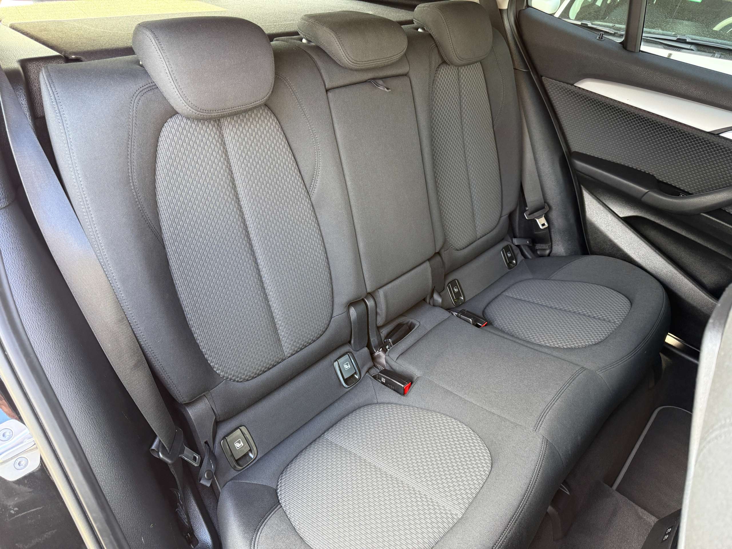 3181bf87-0ca2-436d-8a25-f38ca0207c1b31-bmw-x2-1-5i-136pk-automaat-navigatie-zetelverwarming-pdc.jpg