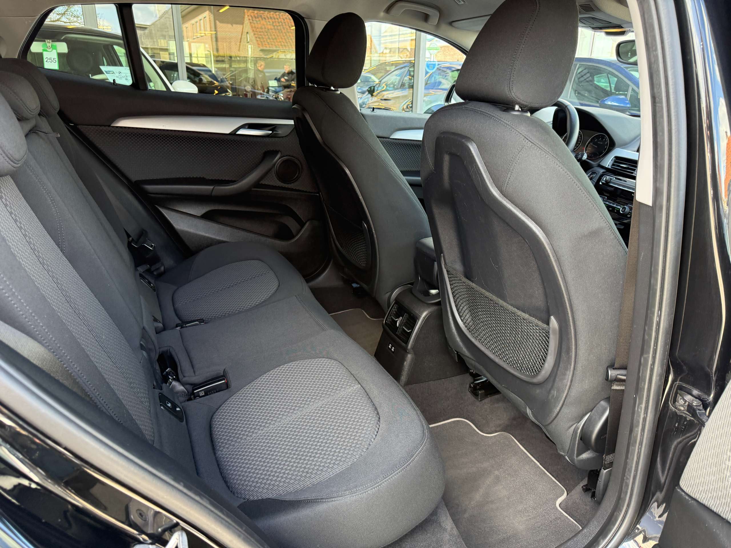 3181bf87-0ca2-436d-8a25-f38ca0207c1b32-bmw-x2-1-5i-136pk-automaat-navigatie-zetelverwarming-pdc.jpg