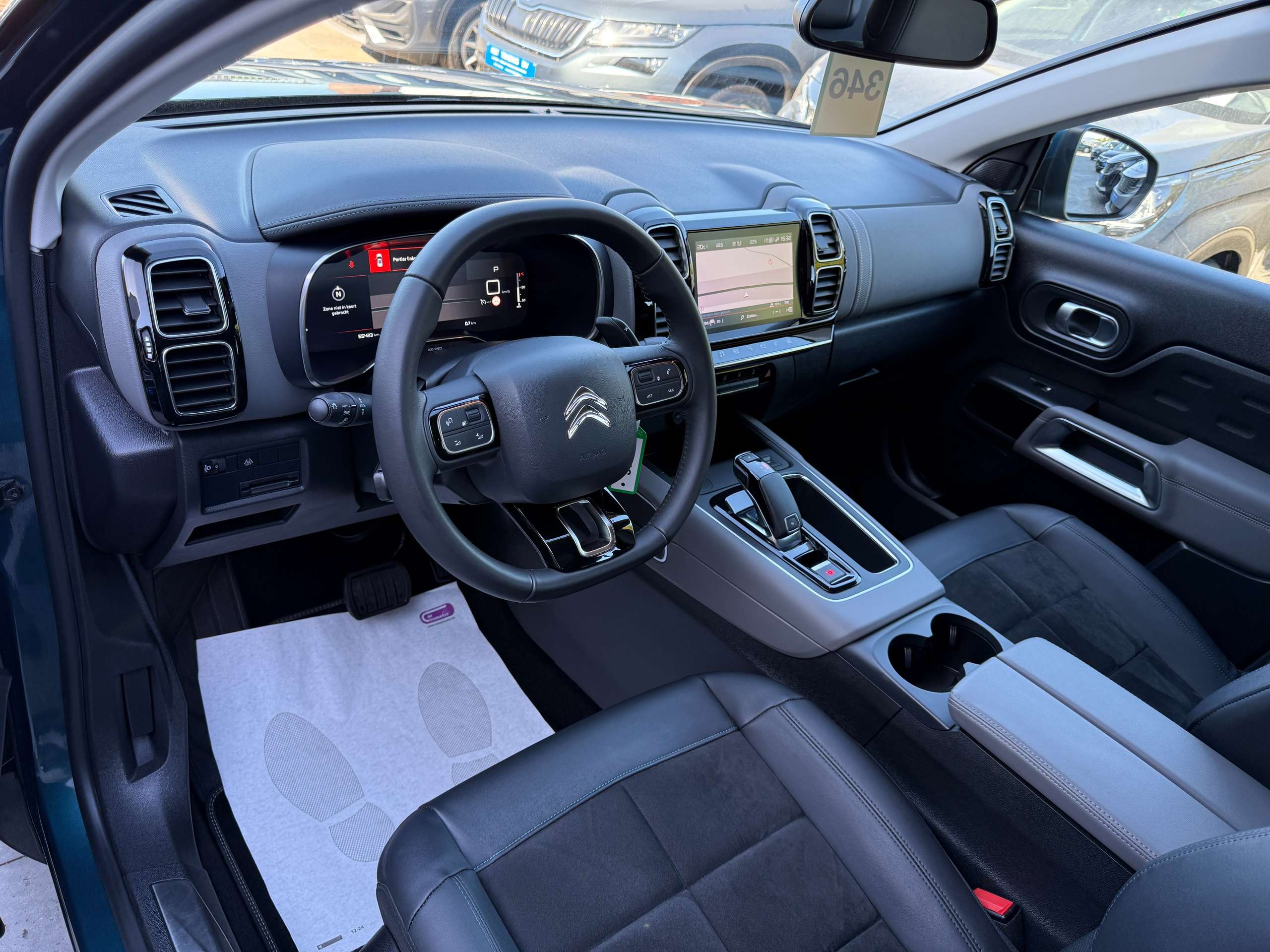 3697a136-e0d7-420b-a00b-4c6e42b9b2ac12-citroen-c5-aircross-1-2i-130pk-automaat-navigatie-leder-camera-carplay-led-alu.jpg