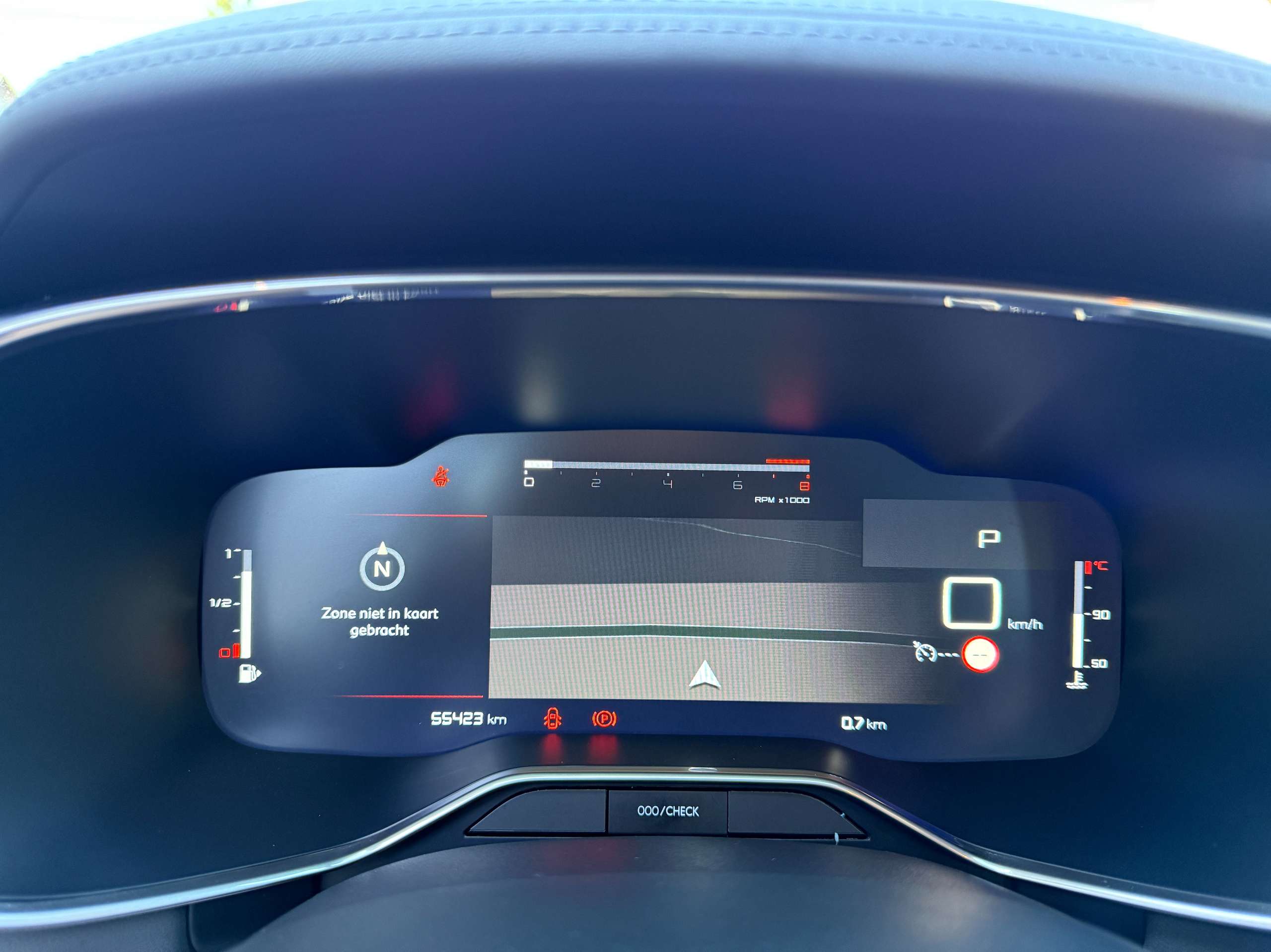3697a136-e0d7-420b-a00b-4c6e42b9b2ac15-citroen-c5-aircross-1-2i-130pk-automaat-navigatie-leder-camera-carplay-led-alu.jpg