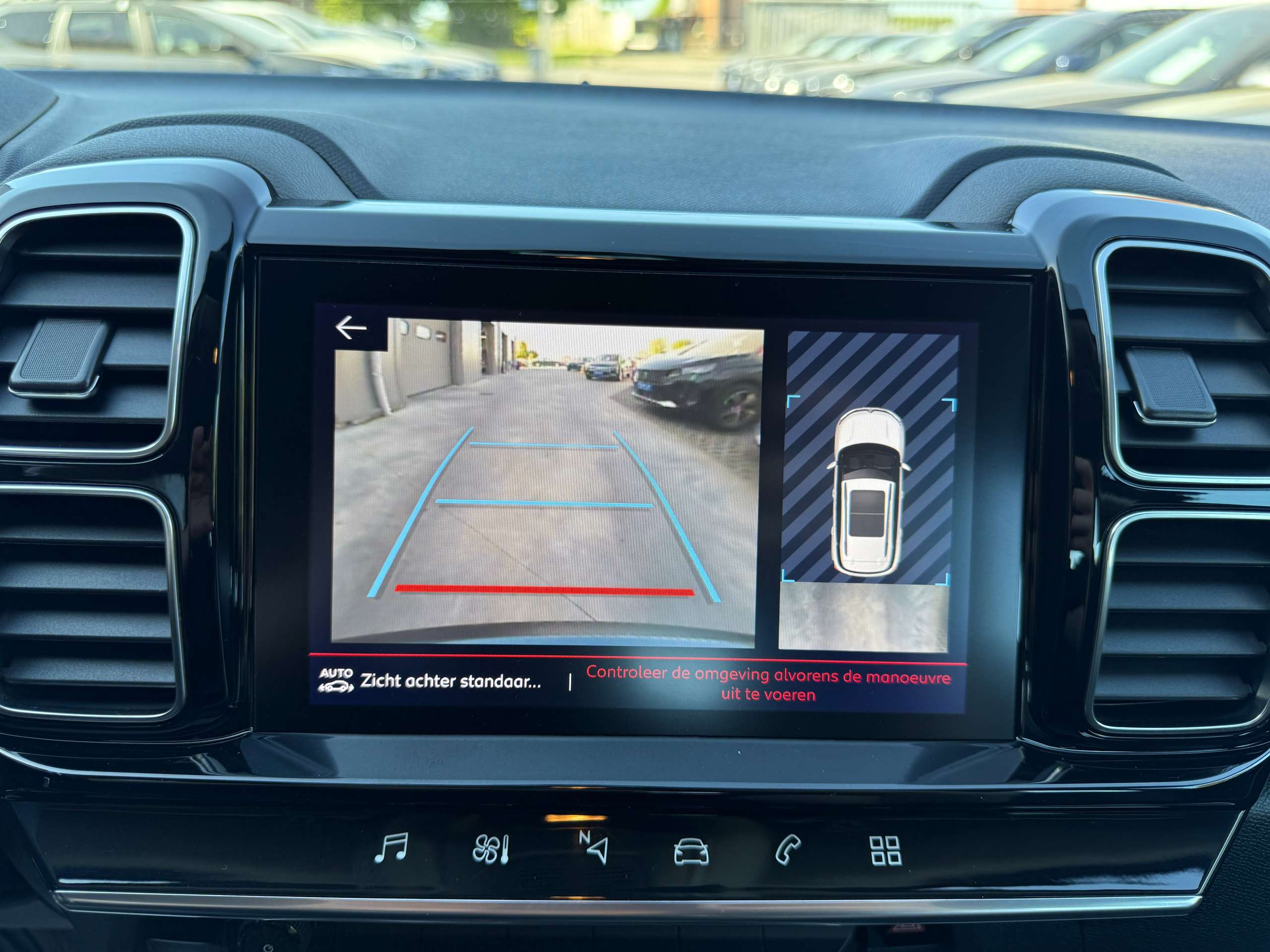 3697a136-e0d7-420b-a00b-4c6e42b9b2ac19-citroen-c5-aircross-1-2i-130pk-automaat-navigatie-leder-camera-carplay-led-alu.jpg