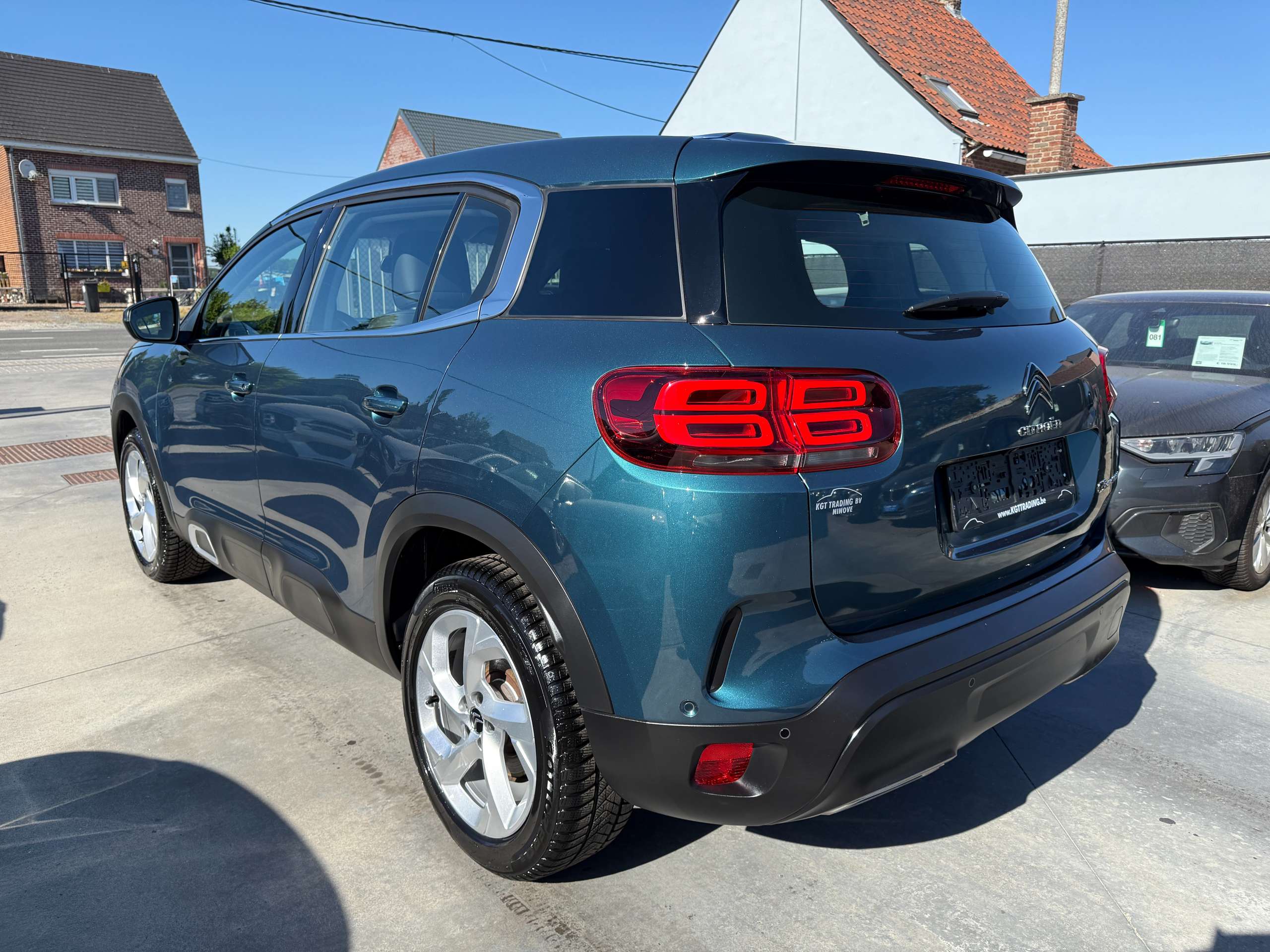 3697a136-e0d7-420b-a00b-4c6e42b9b2ac7-citroen-c5-aircross-1-2i-130pk-automaat-navigatie-leder-camera-carplay-led-alu.jpg