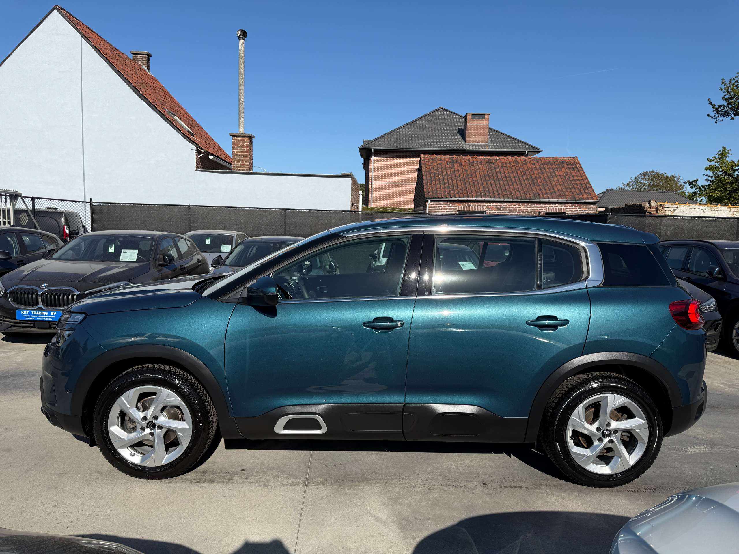 3697a136-e0d7-420b-a00b-4c6e42b9b2ac8-citroen-c5-aircross-1-2i-130pk-automaat-navigatie-leder-camera-carplay-led-alu.jpg