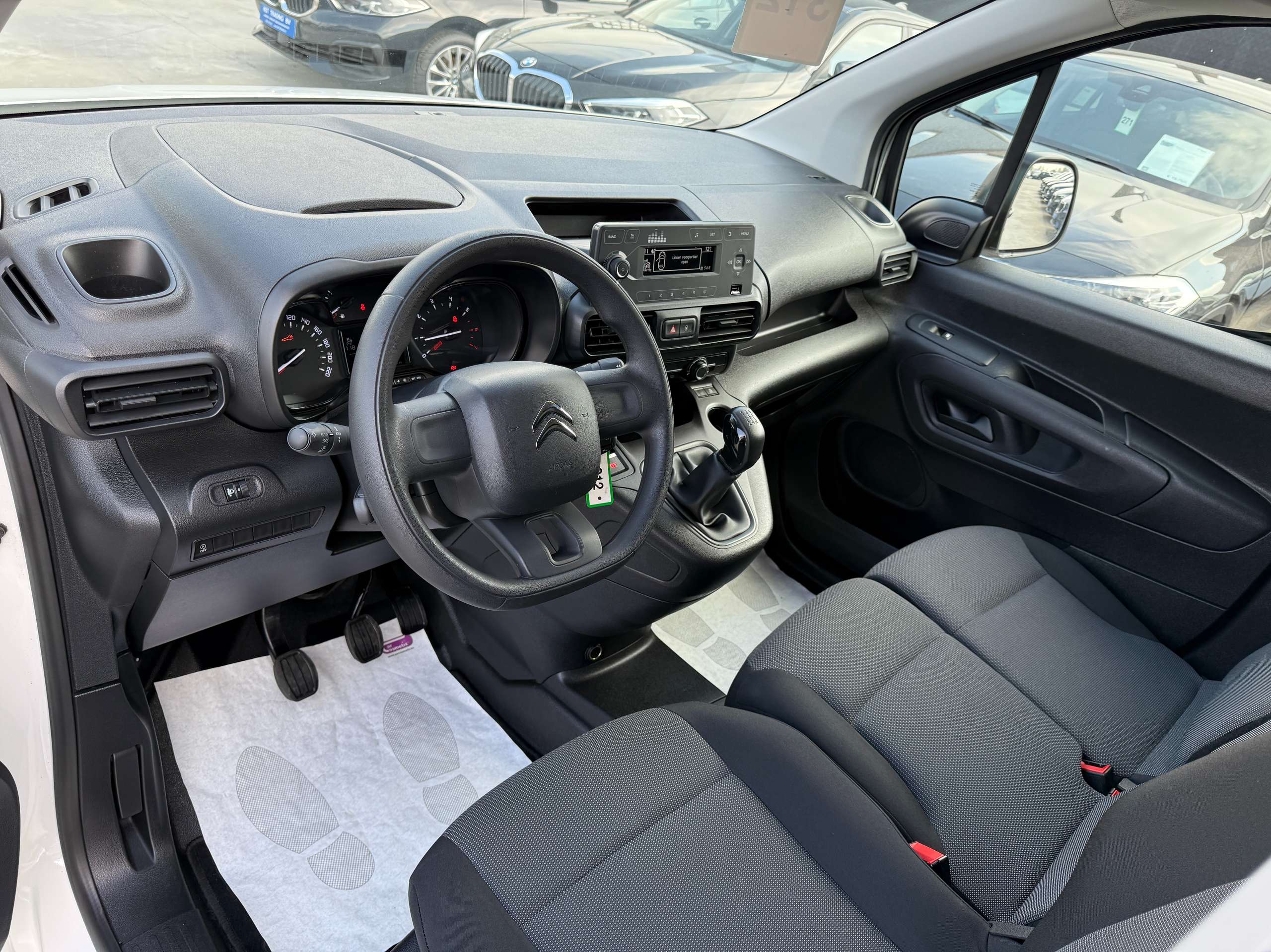 426c60bb-0bdb-4083-b284-42b4587f352212-citroen-berlingo-1-5-bluehdi-102pk-3-zit-bluetooth-pdc-carpass-airco.jpg