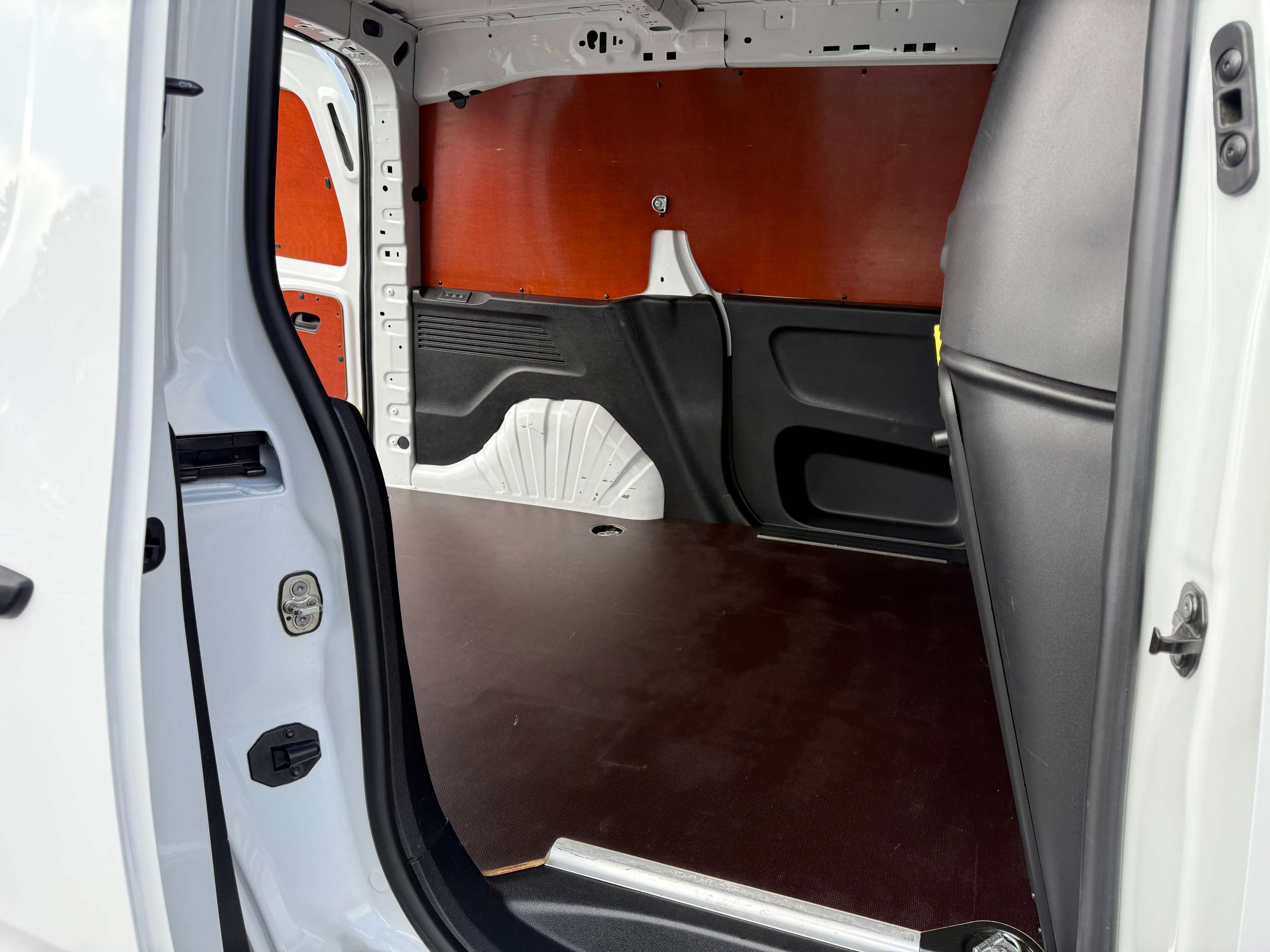 426c60bb-0bdb-4083-b284-42b4587f352215-citroen-berlingo-1-5-bluehdi-102pk-3-zit-bluetooth-pdc-carpass-airco.jpg
