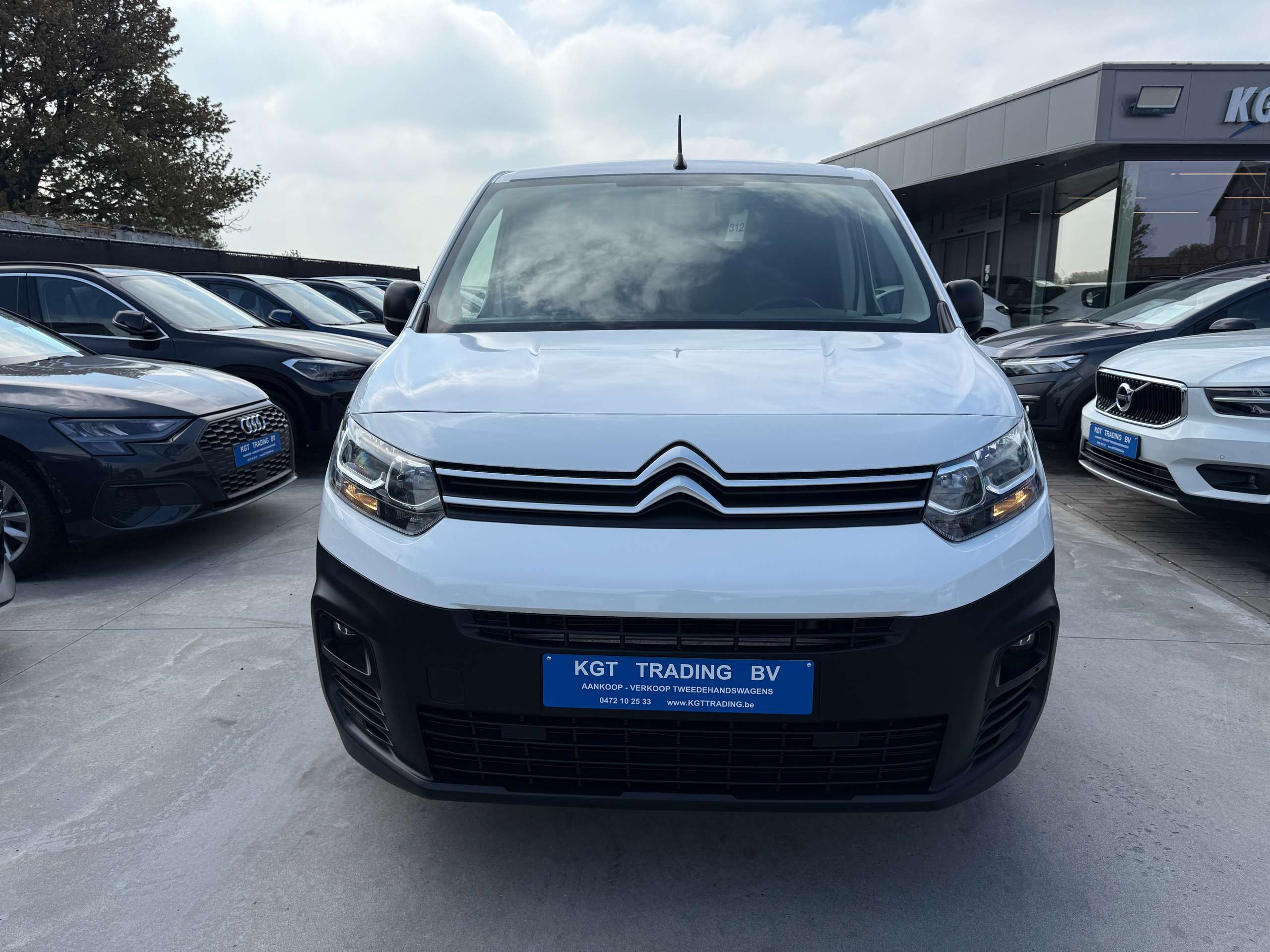 426c60bb-0bdb-4083-b284-42b4587f35222-citroen-berlingo-1-5-bluehdi-102pk-3-zit-bluetooth-pdc-carpass-airco.jpg