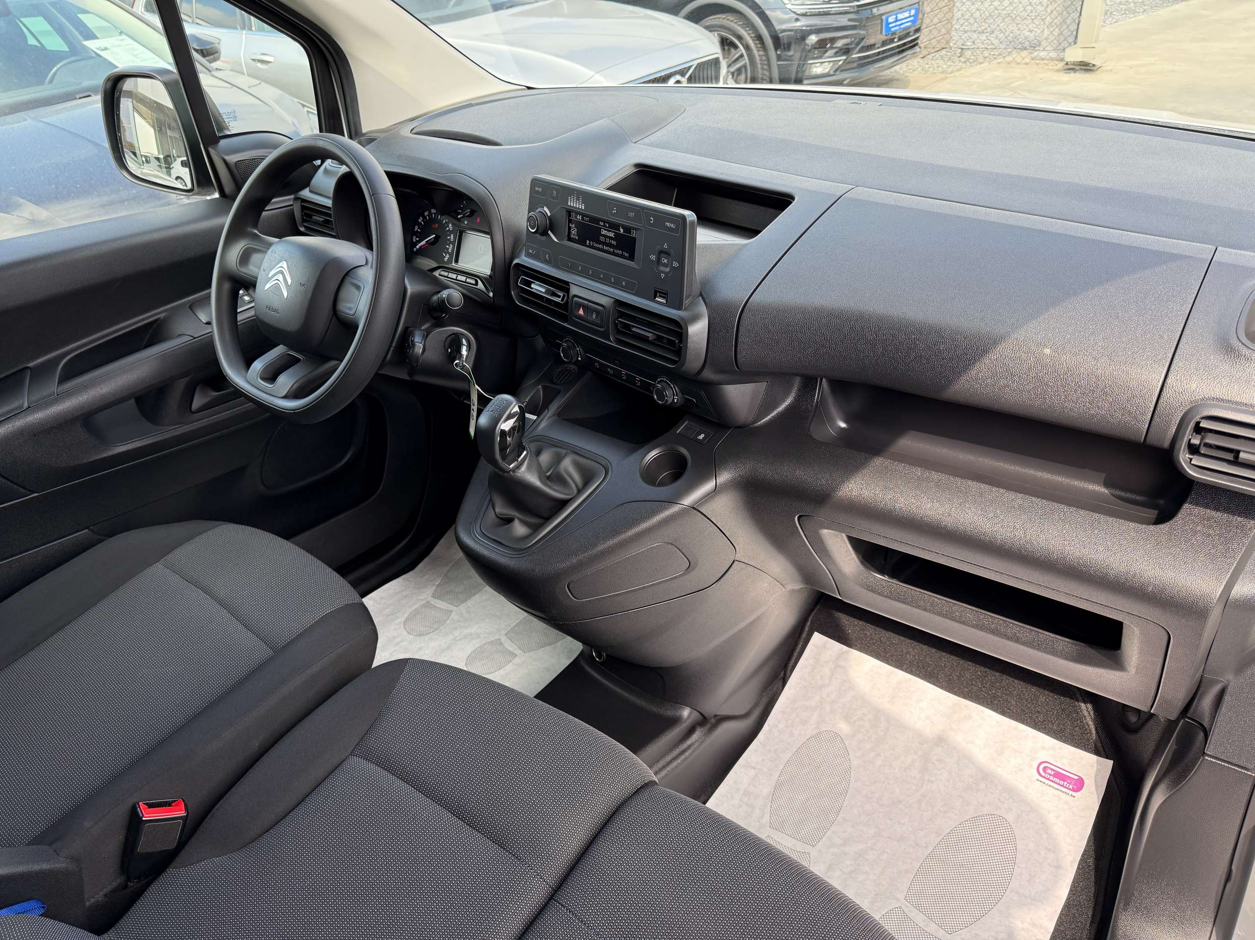 426c60bb-0bdb-4083-b284-42b4587f352223-citroen-berlingo-1-5-bluehdi-102pk-3-zit-bluetooth-pdc-carpass-airco.jpg