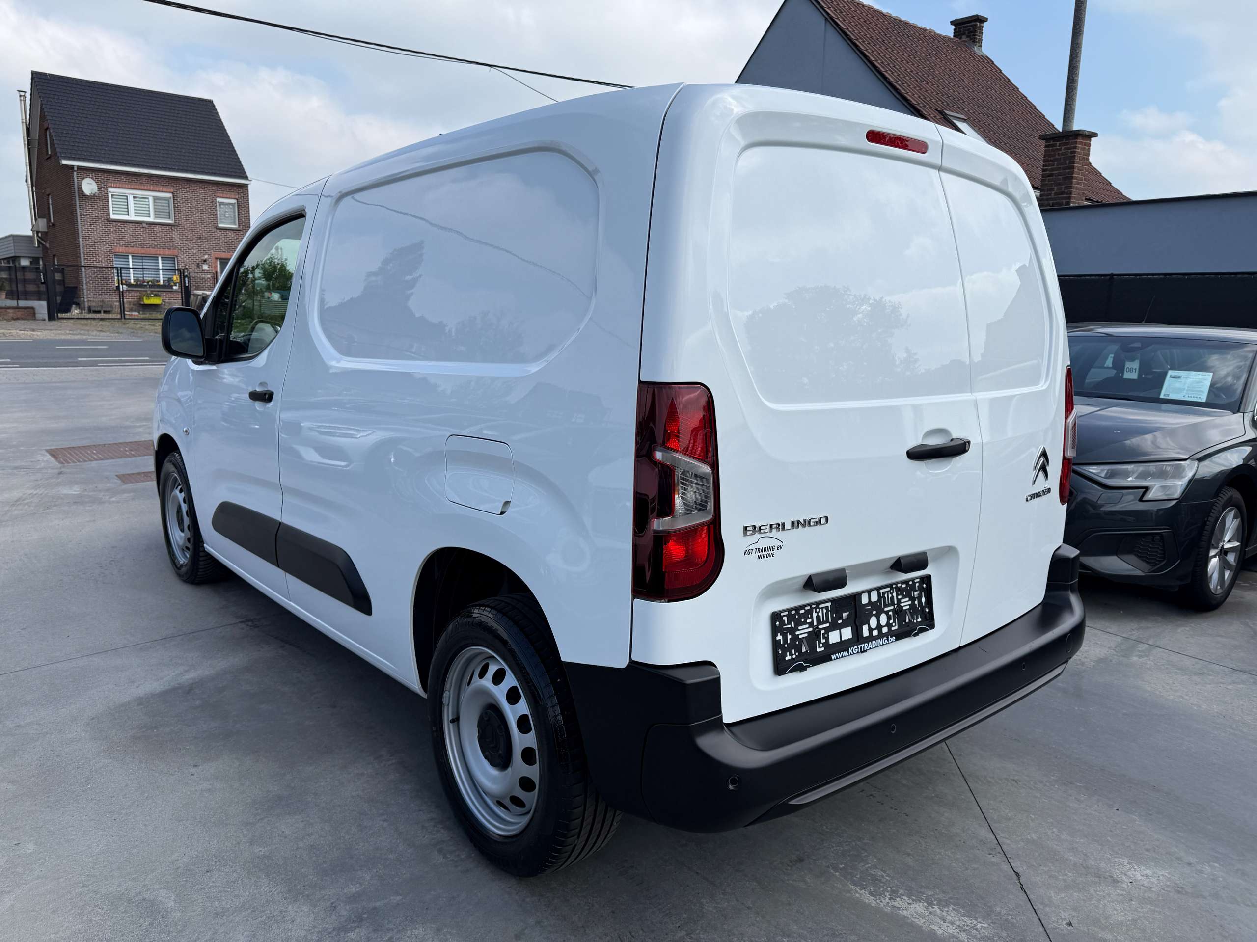 426c60bb-0bdb-4083-b284-42b4587f35227-citroen-berlingo-1-5-bluehdi-102pk-3-zit-bluetooth-pdc-carpass-airco.jpg