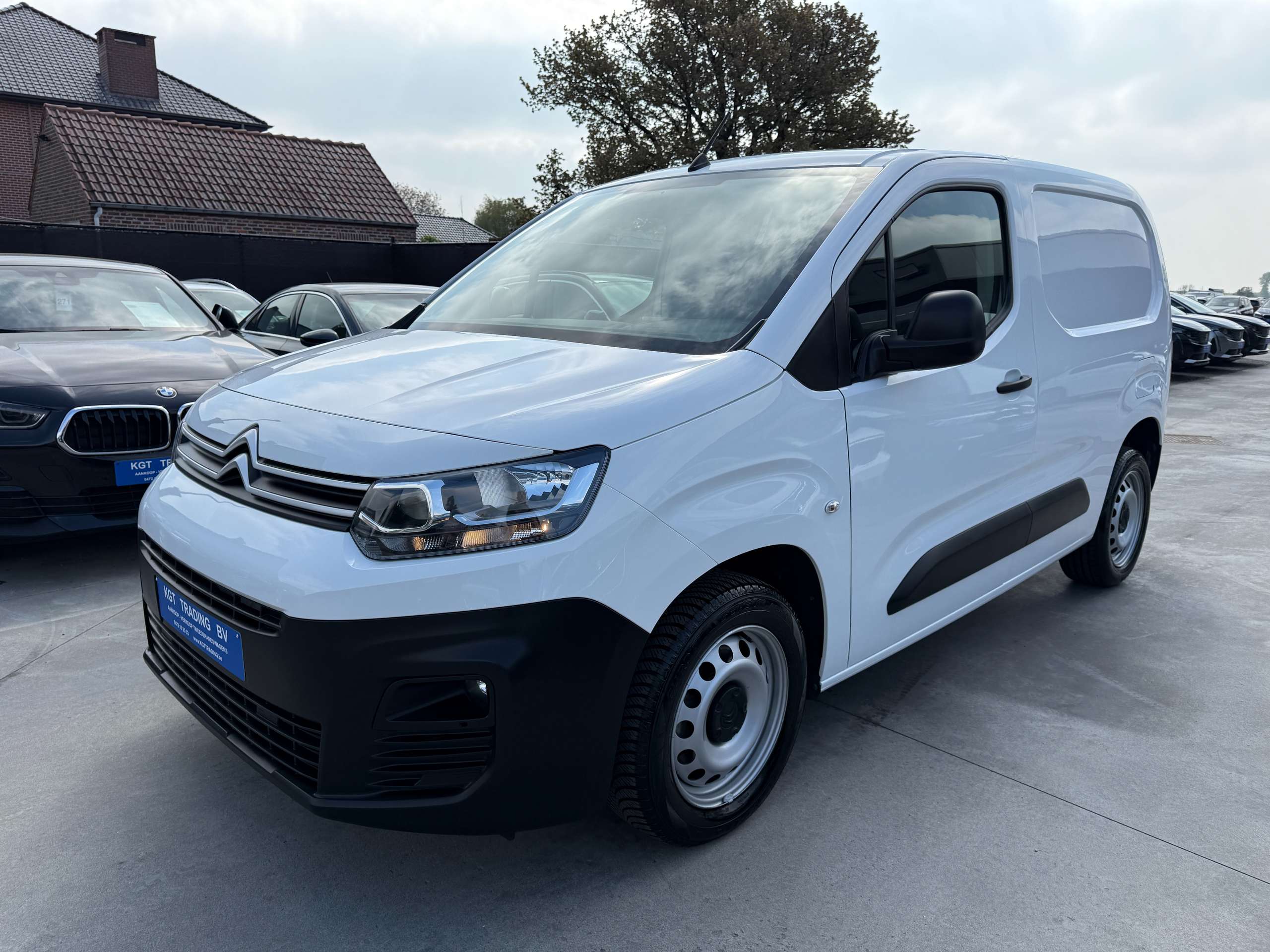 426c60bb-0bdb-4083-b284-42b4587f35229-citroen-berlingo-1-5-bluehdi-102pk-3-zit-bluetooth-pdc-carpass-airco.jpg