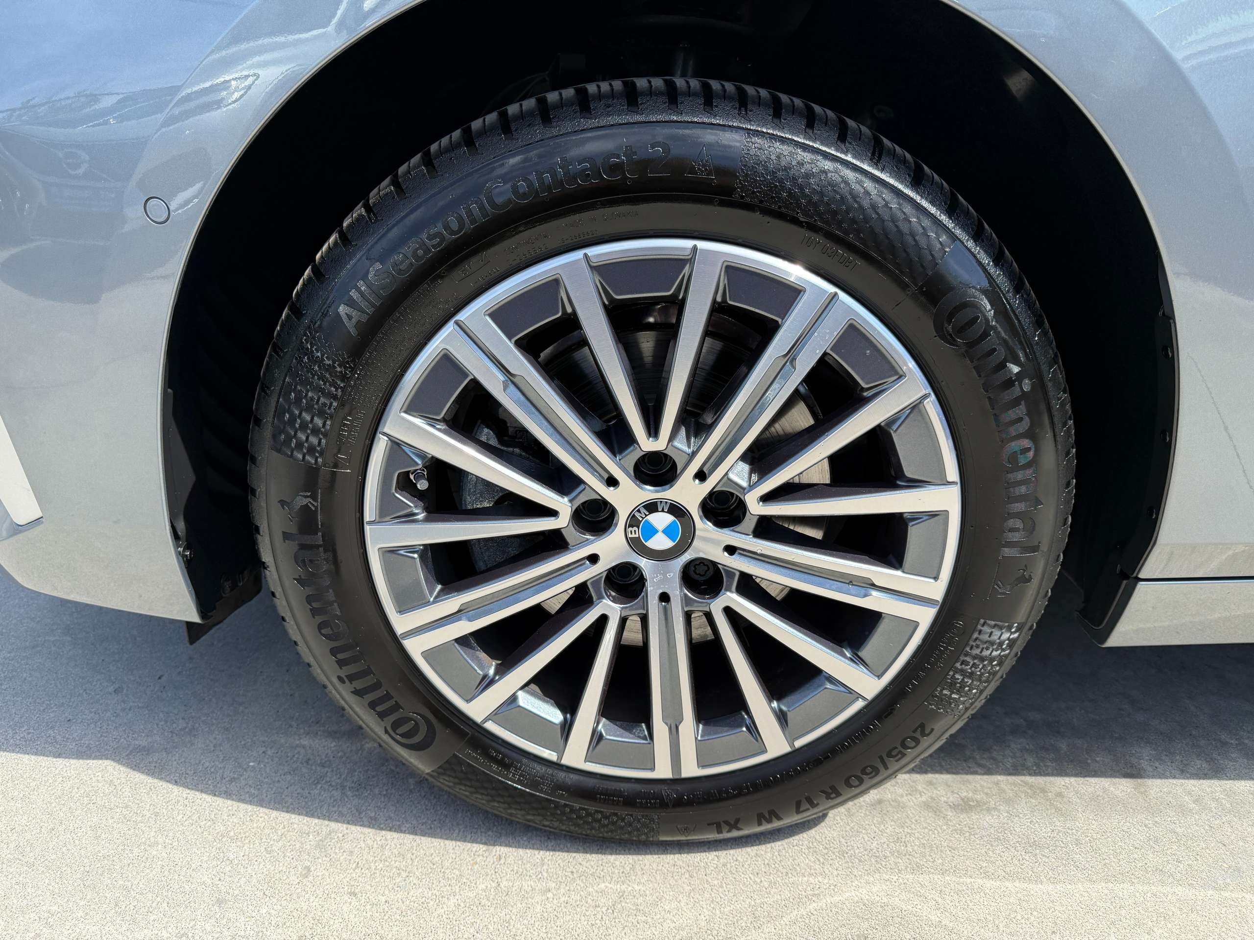 4b309a28-684a-4697-a31e-f3d713dfde3011-bmw-218-i-automaat-active-tourer-zwart-leder-opendak-camera-carplay.jpg