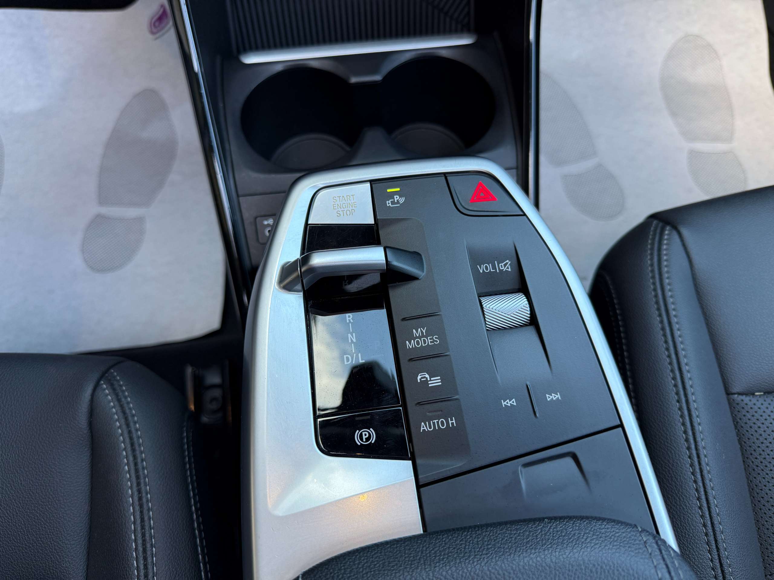 4b309a28-684a-4697-a31e-f3d713dfde3020-bmw-218-i-automaat-active-tourer-zwart-leder-opendak-camera-carplay.jpg