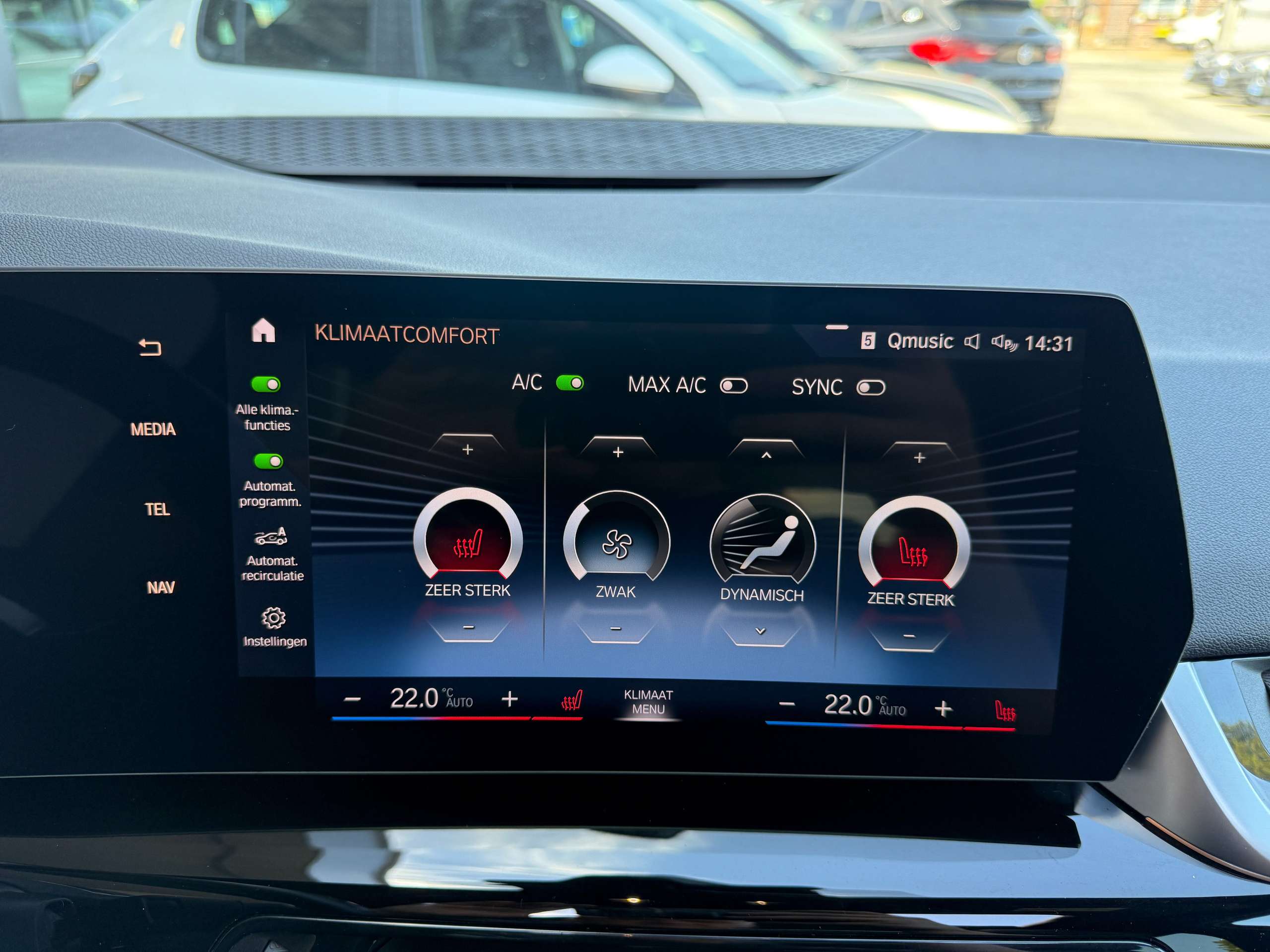4b309a28-684a-4697-a31e-f3d713dfde3022-bmw-218-i-automaat-active-tourer-zwart-leder-opendak-camera-carplay.jpg