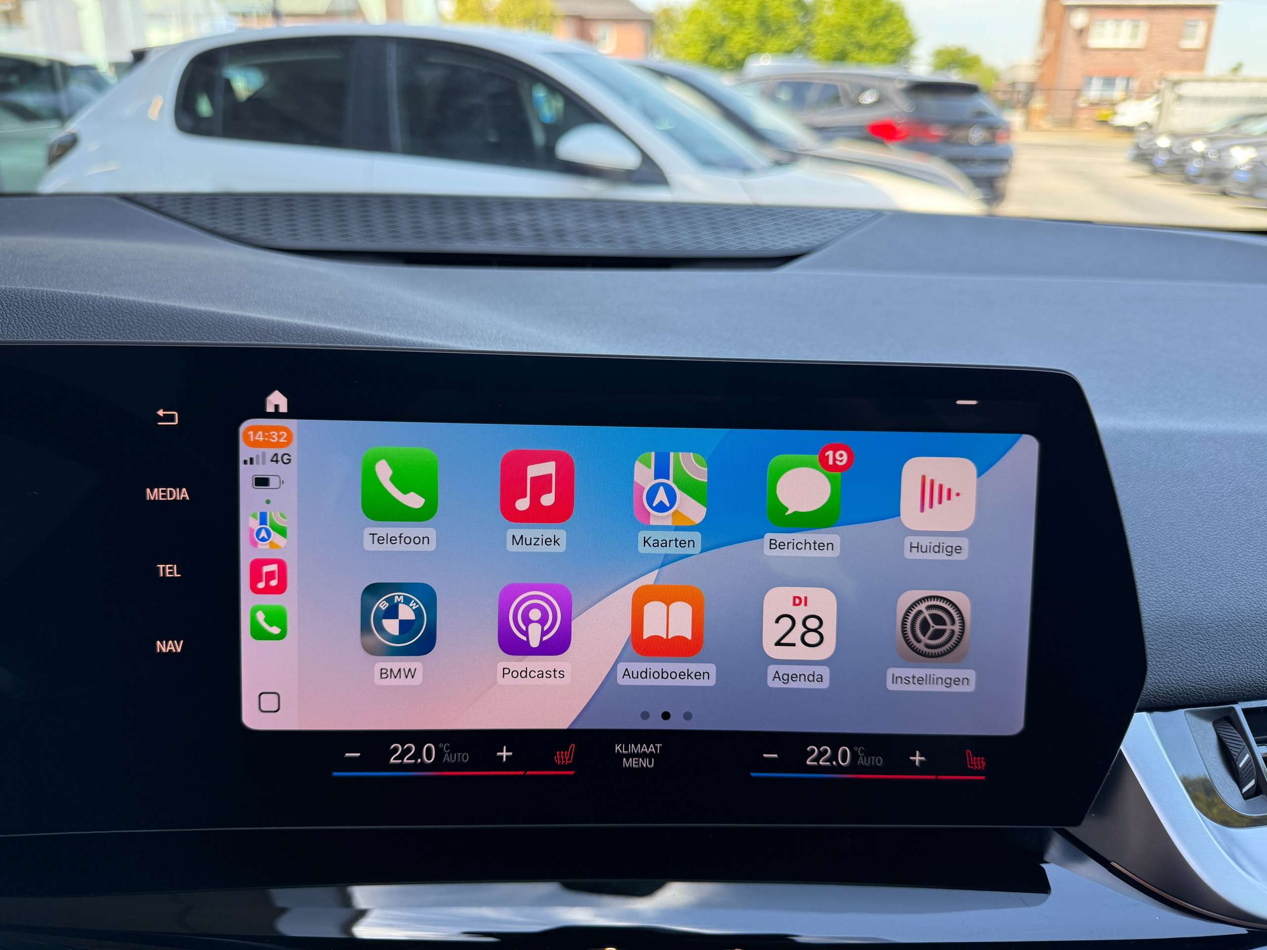 4b309a28-684a-4697-a31e-f3d713dfde3027-bmw-218-i-automaat-active-tourer-zwart-leder-opendak-camera-carplay.jpg