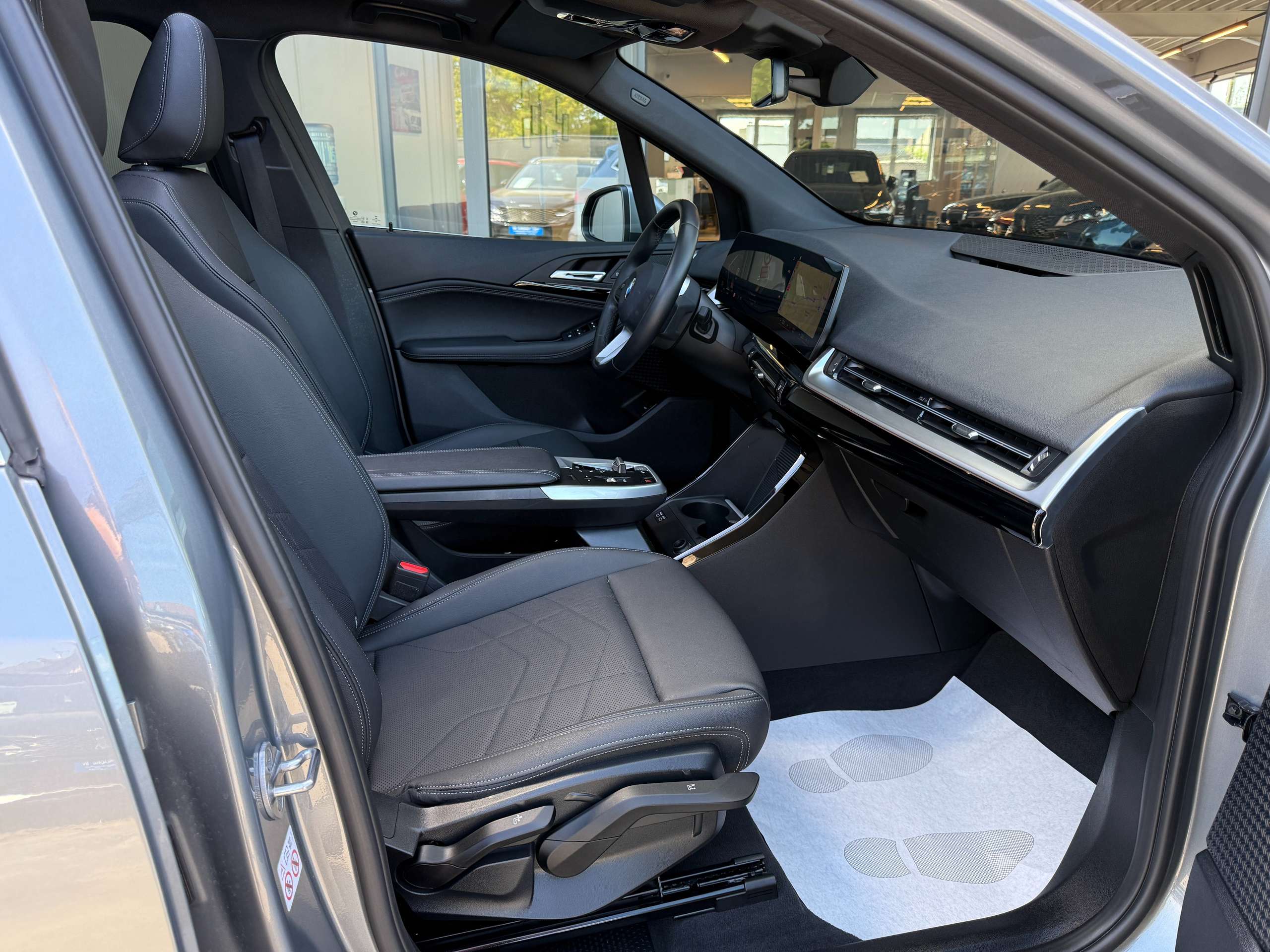 4b309a28-684a-4697-a31e-f3d713dfde3030-bmw-218-i-automaat-active-tourer-zwart-leder-opendak-camera-carplay.jpg