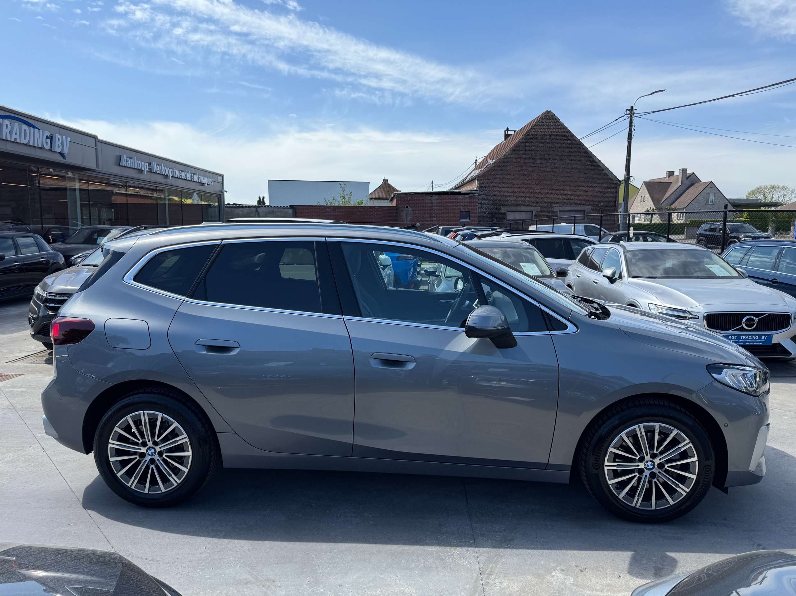 4b309a28-684a-4697-a31e-f3d713dfde304-bmw-218-i-automaat-active-tourer-zwart-leder-opendak-camera-carplay.jpg