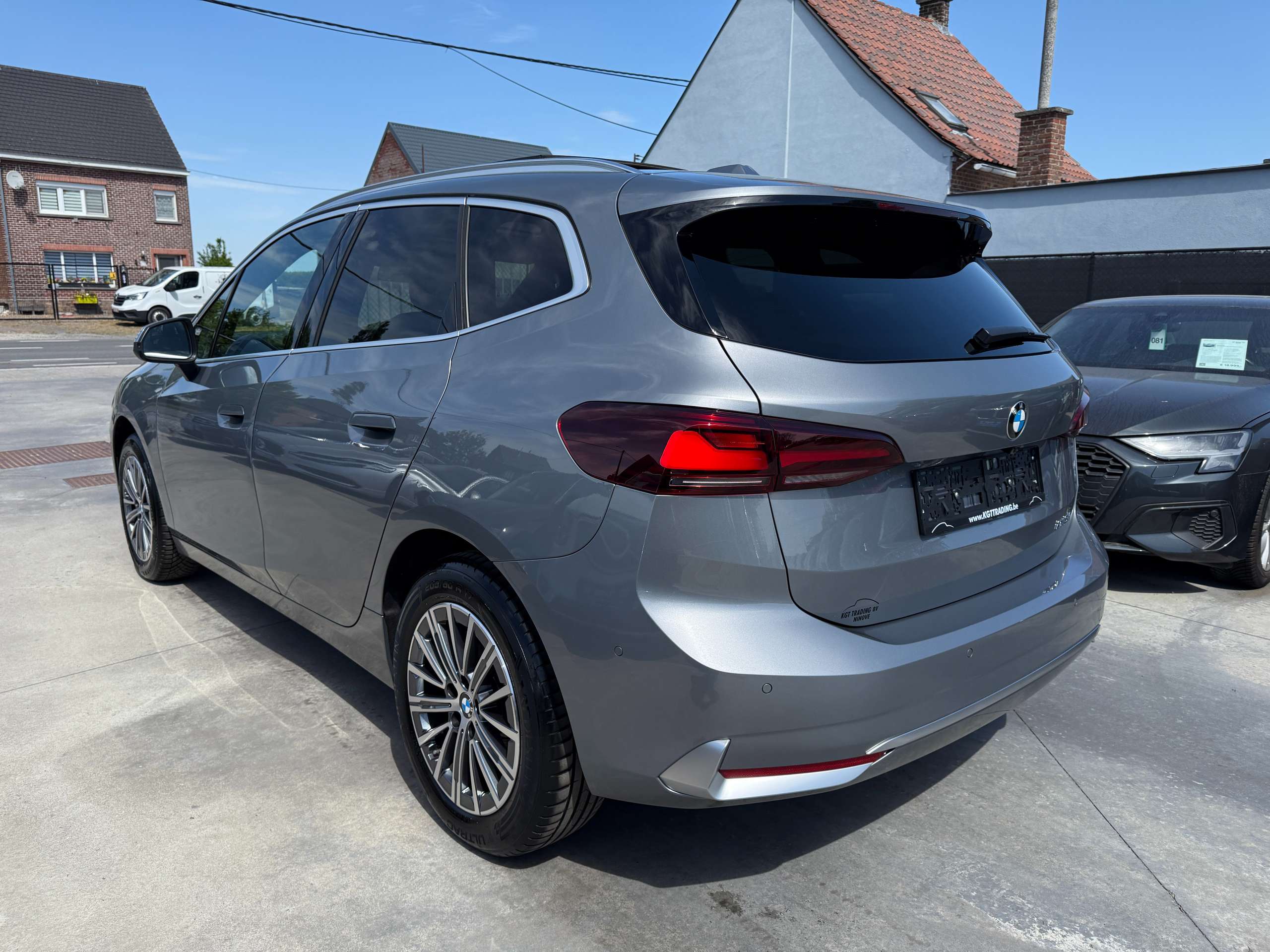 4b309a28-684a-4697-a31e-f3d713dfde307-bmw-218-i-automaat-active-tourer-zwart-leder-opendak-camera-carplay.jpg