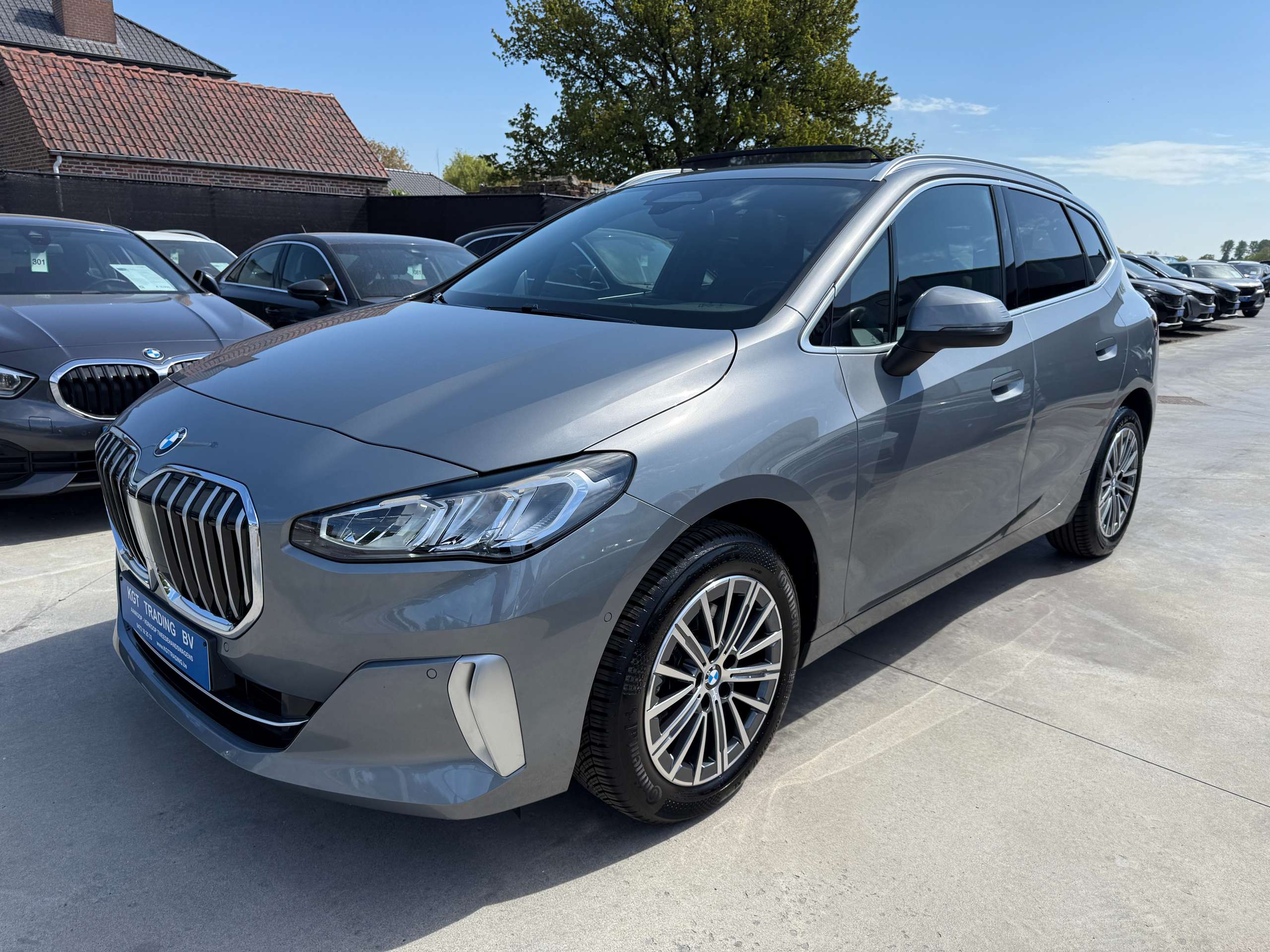 4b309a28-684a-4697-a31e-f3d713dfde309-bmw-218-i-automaat-active-tourer-zwart-leder-opendak-camera-carplay.jpg