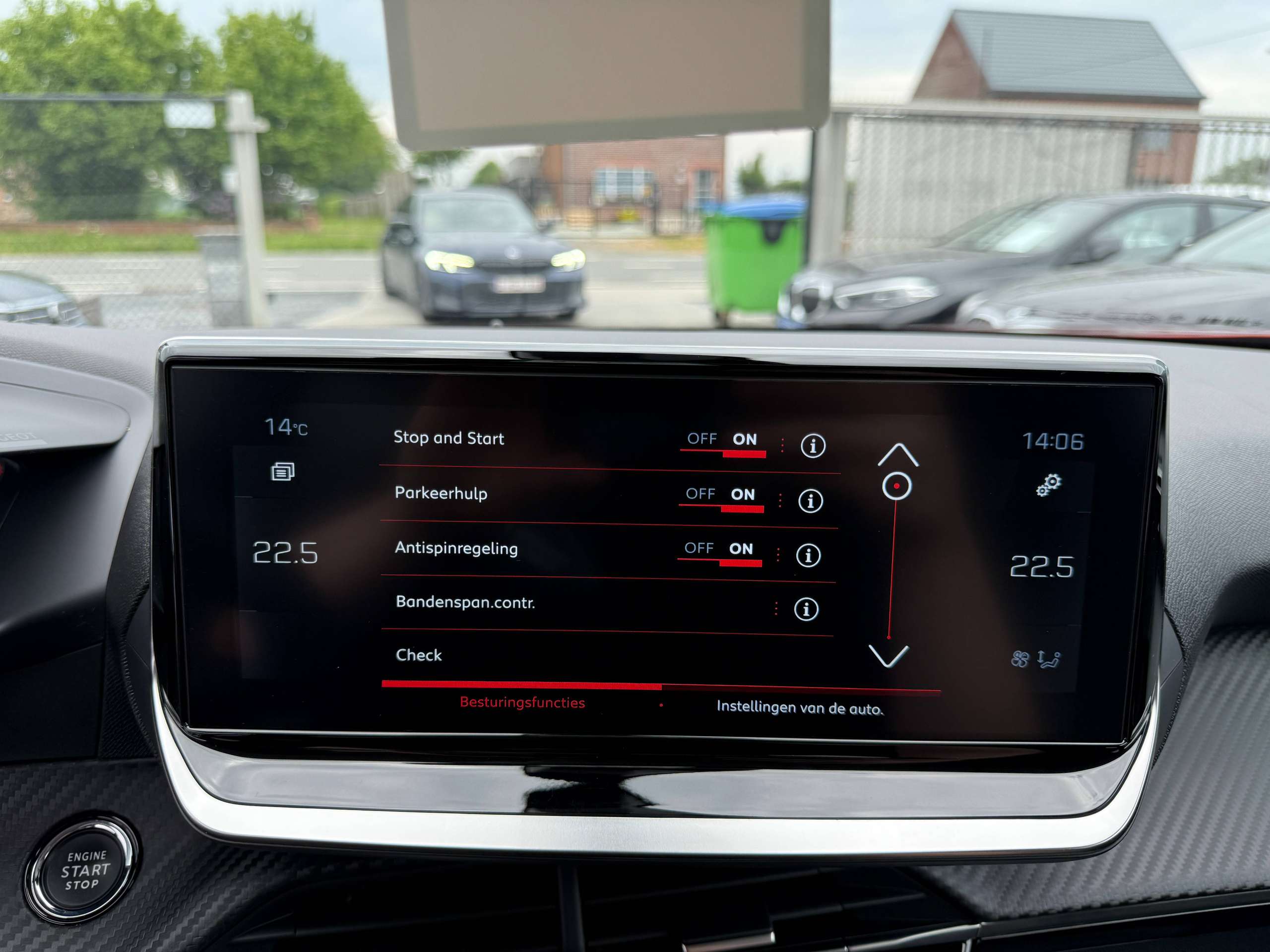 54e709d8-25e0-42bf-b670-f90e3eb1665322-peugeot-2008-1-2i-full-led-camera-leder-navigatie-virtual-carplay.jpg