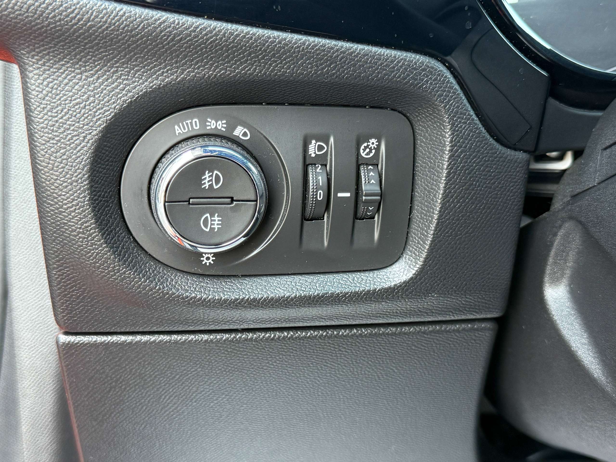 58283251-b2a1-4fdf-b5f0-c9f1727778c116-opel-corsa-1-2i-turbo-100pk-gs-line-navigatie-sportzetels-camera-carplay-pdc.jpg