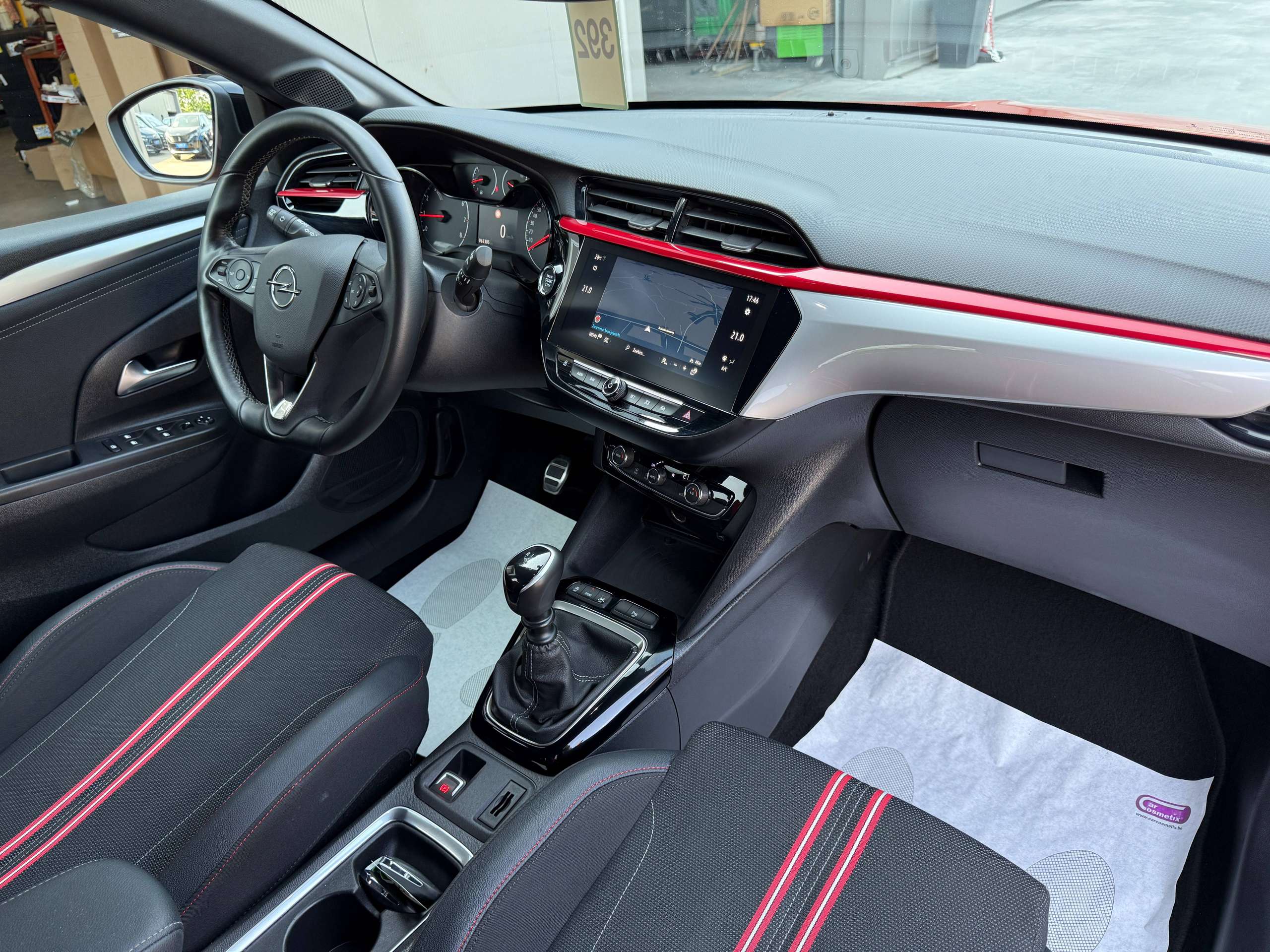 58283251-b2a1-4fdf-b5f0-c9f1727778c129-opel-corsa-1-2i-turbo-100pk-gs-line-navigatie-sportzetels-camera-carplay-pdc.jpg
