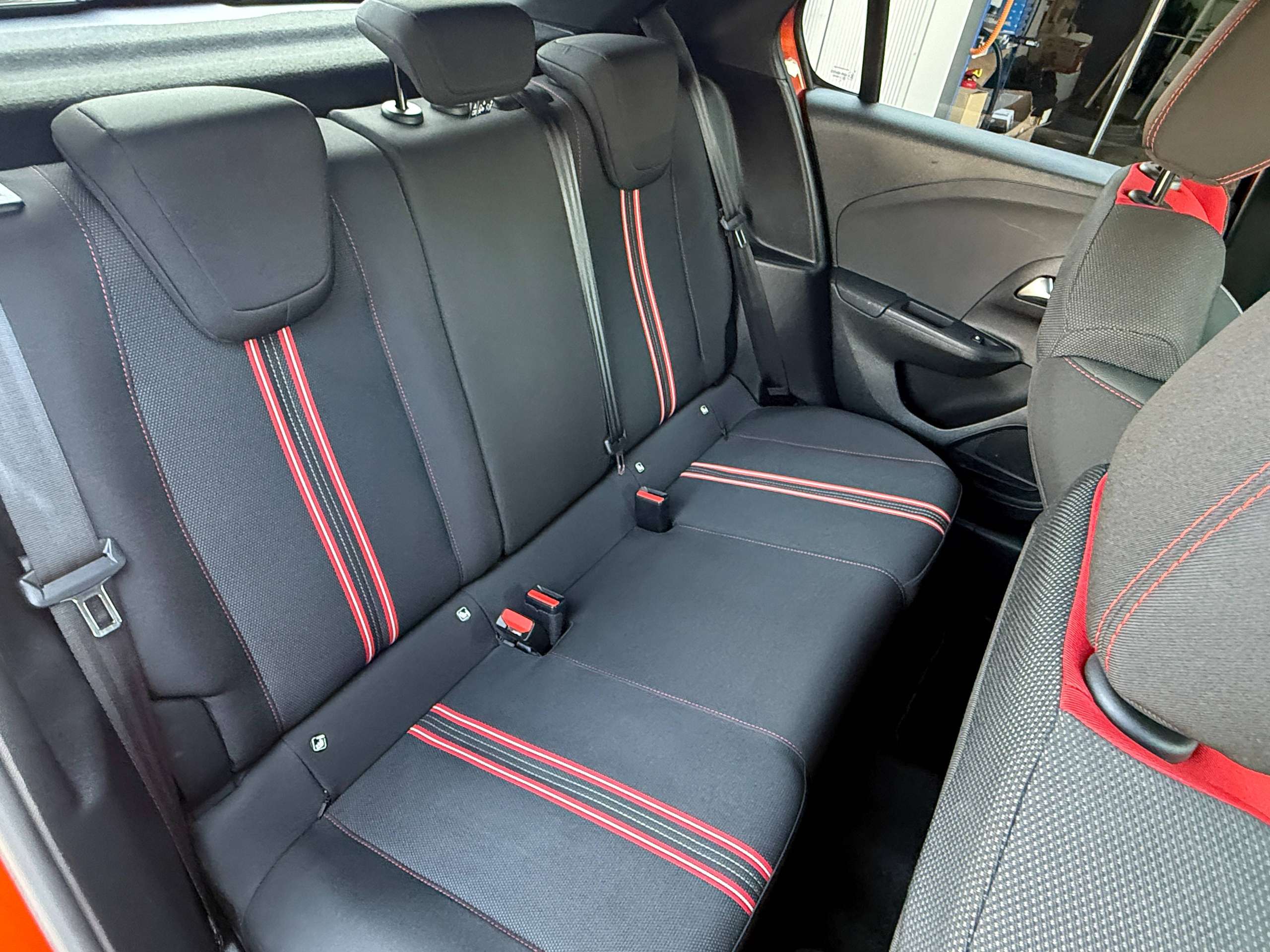 58283251-b2a1-4fdf-b5f0-c9f1727778c131-opel-corsa-1-2i-turbo-100pk-gs-line-navigatie-sportzetels-camera-carplay-pdc.jpg