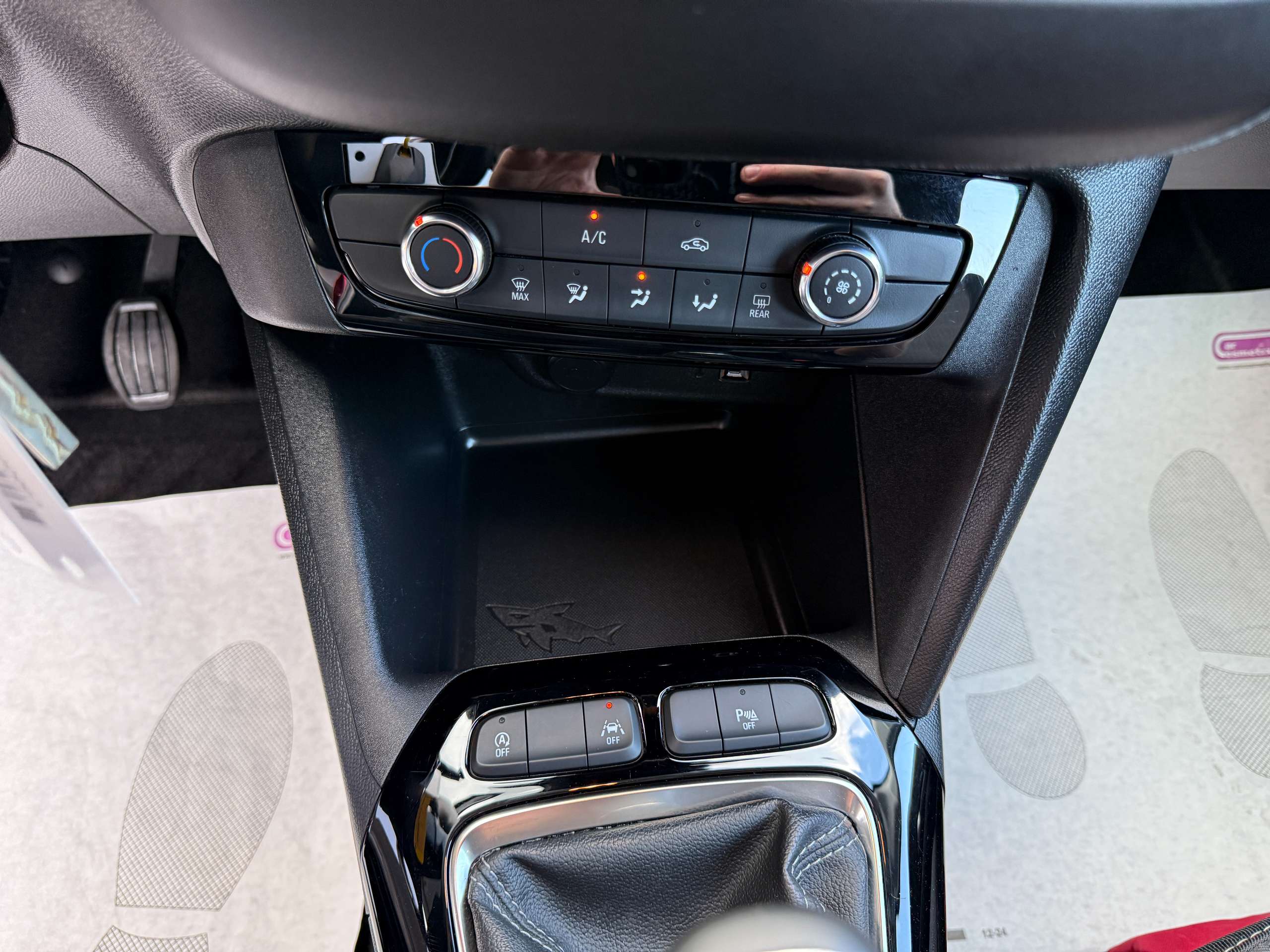 5a044244-5d6b-4c95-a30d-98389700c04917-opel-corsa-1-2i-5-deurs-navigatie-camera-carplay-pdc-alu-dab.jpg