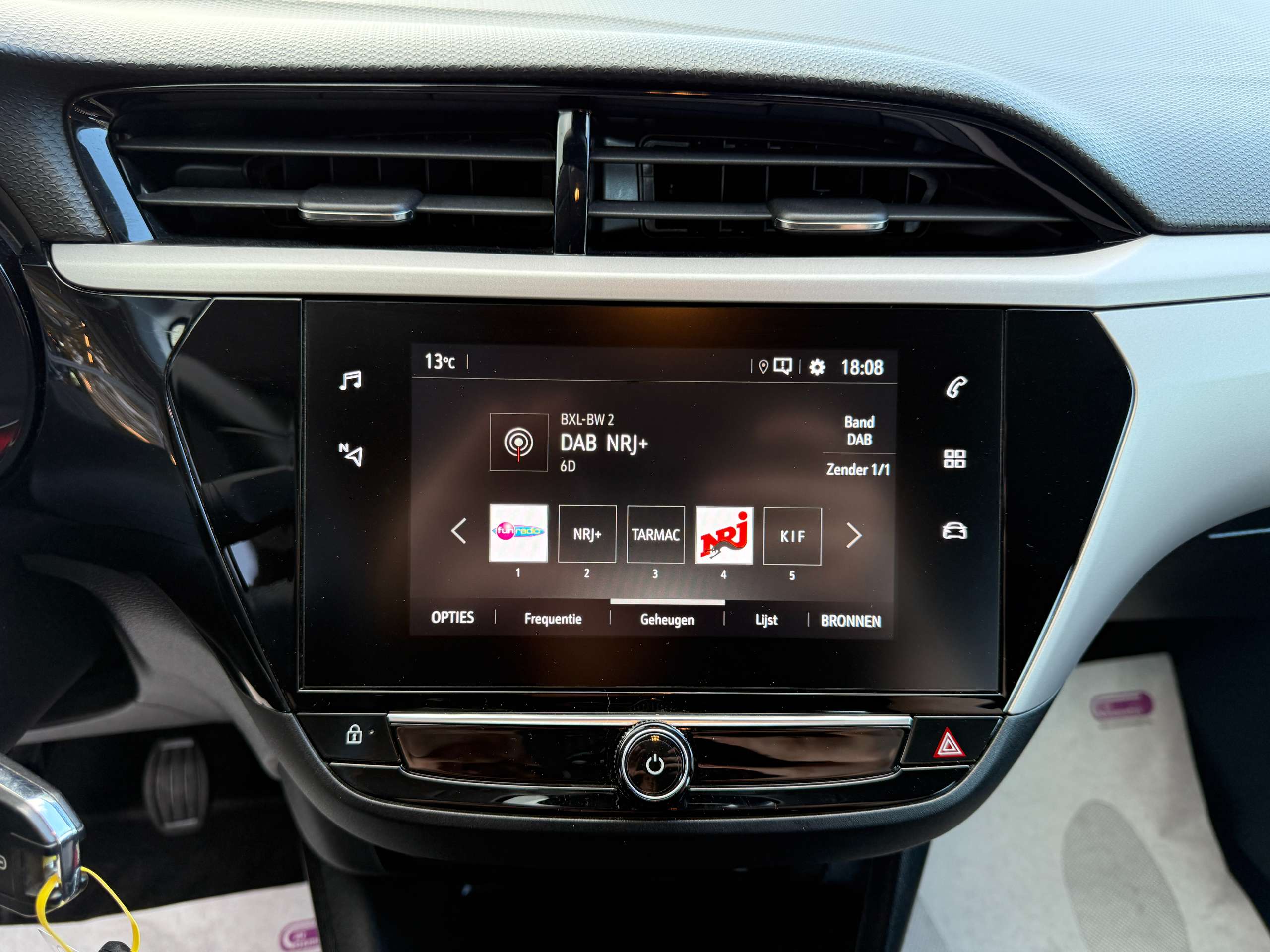 5a044244-5d6b-4c95-a30d-98389700c04919-opel-corsa-1-2i-5-deurs-navigatie-camera-carplay-pdc-alu-dab.jpg