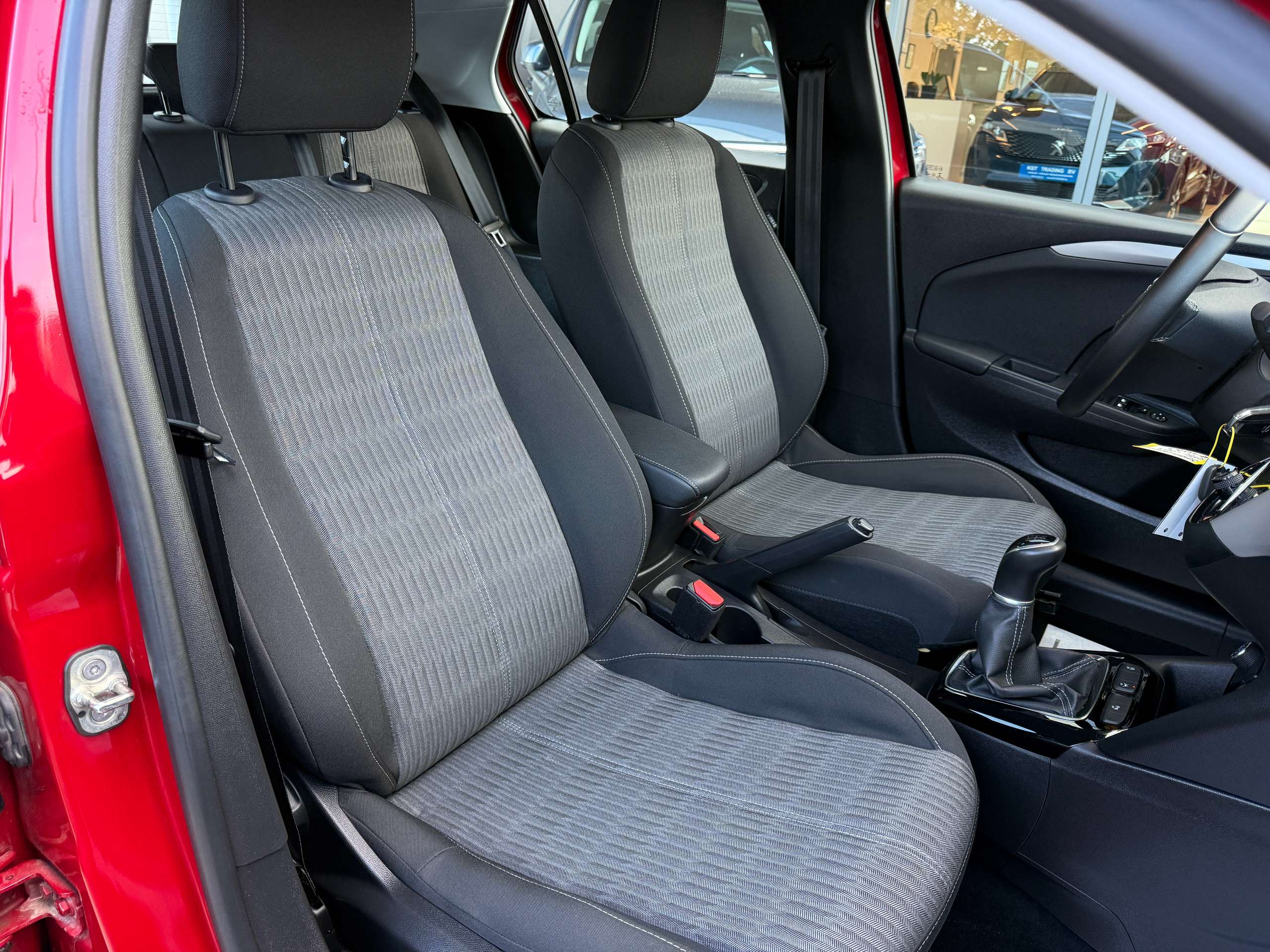 5a044244-5d6b-4c95-a30d-98389700c04926-opel-corsa-1-2i-5-deurs-navigatie-camera-carplay-pdc-alu-dab.jpg